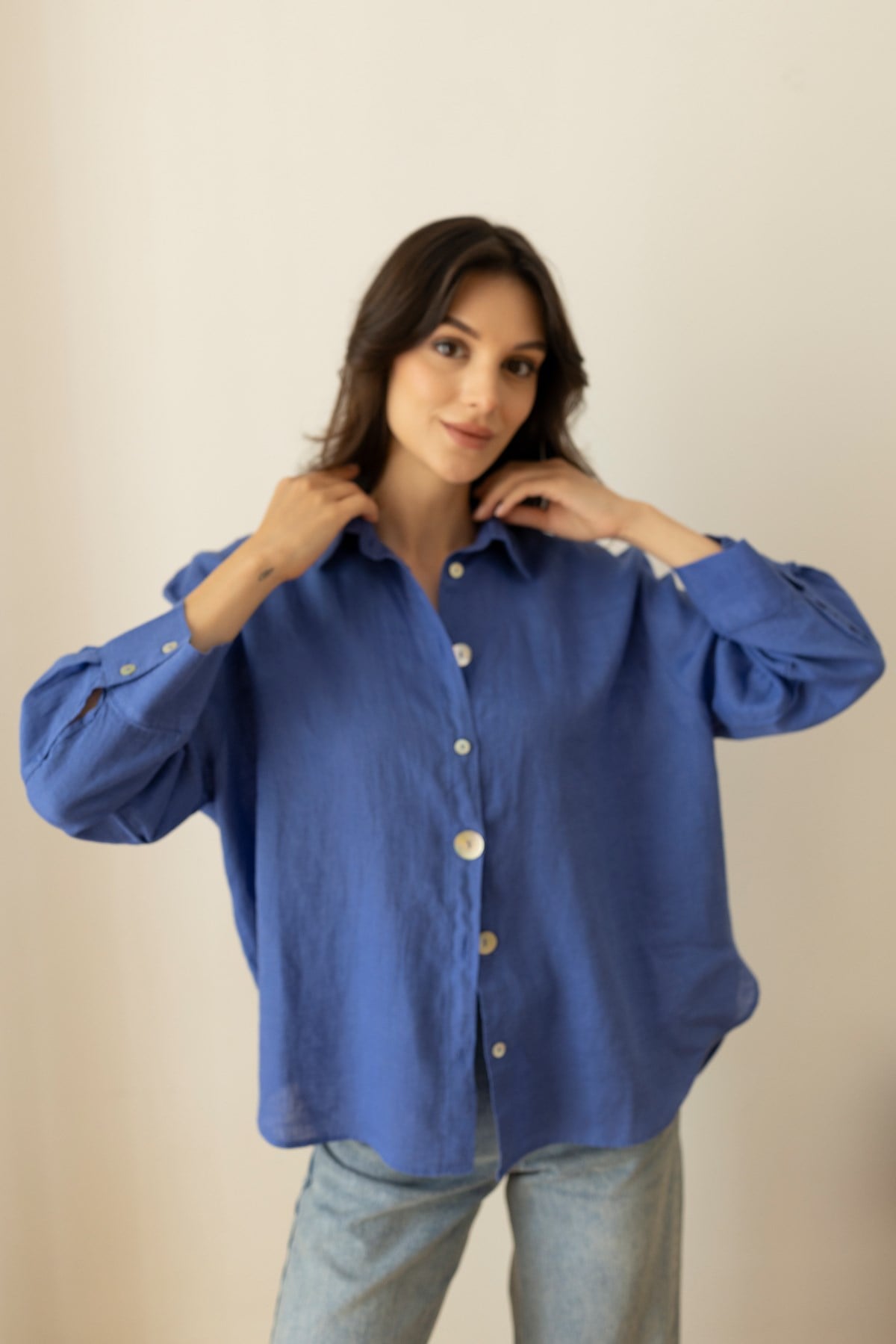 İndigo Sedef Düğme Detaylı Oversize Keten Gömlek