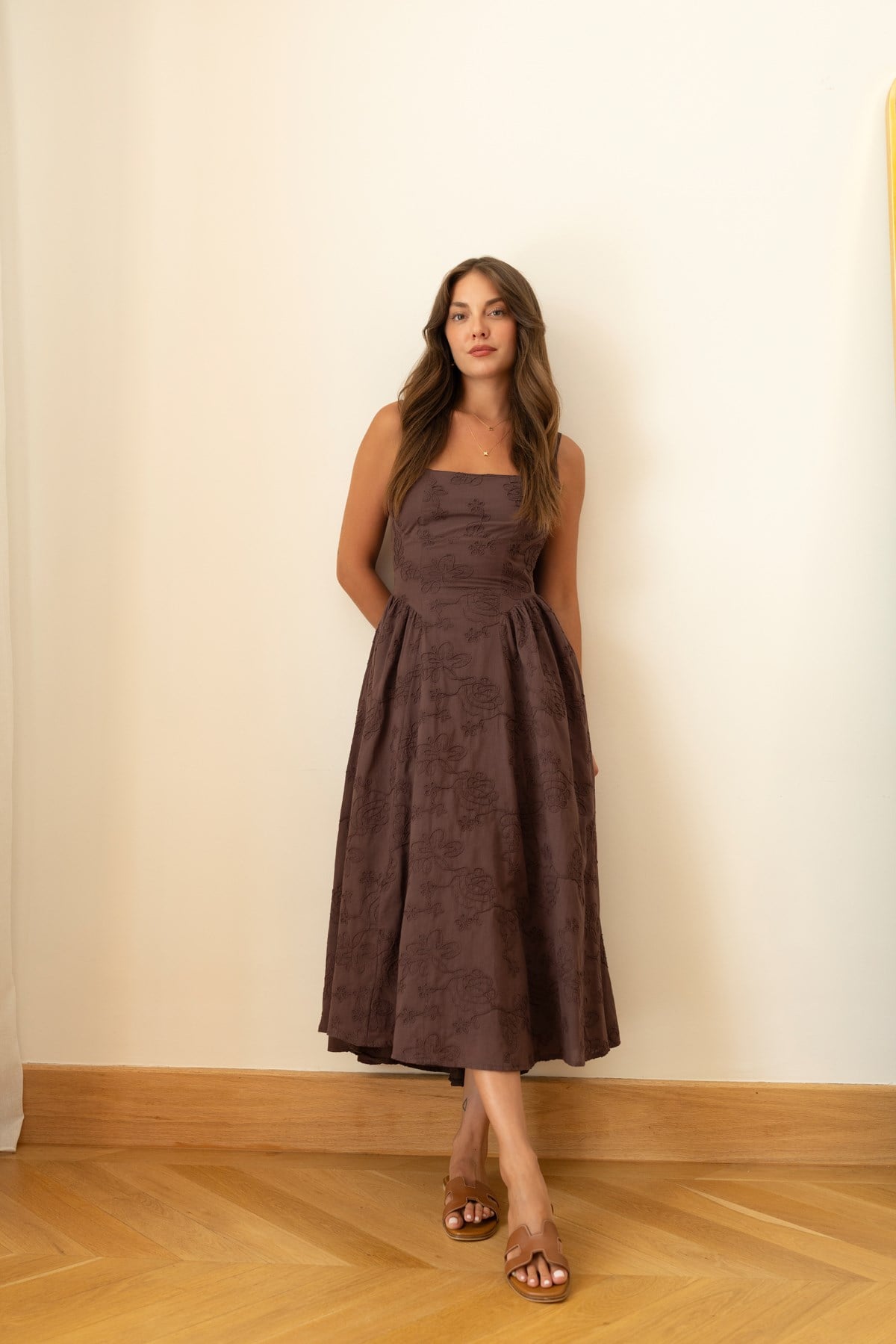 Kahve Bağlama Detaylı Kalın Askılı Elbise