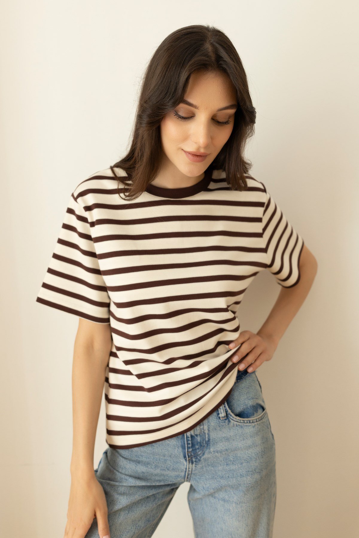 Kahve-Beyaz Oversize Çizgili T-Shirt