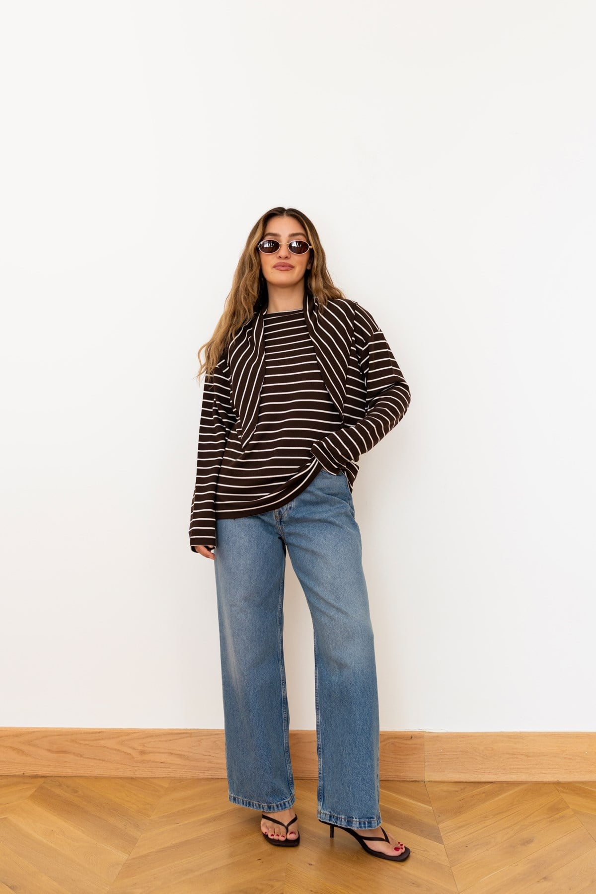Kahve Fular Detaylı Çizgili Oversize Triko