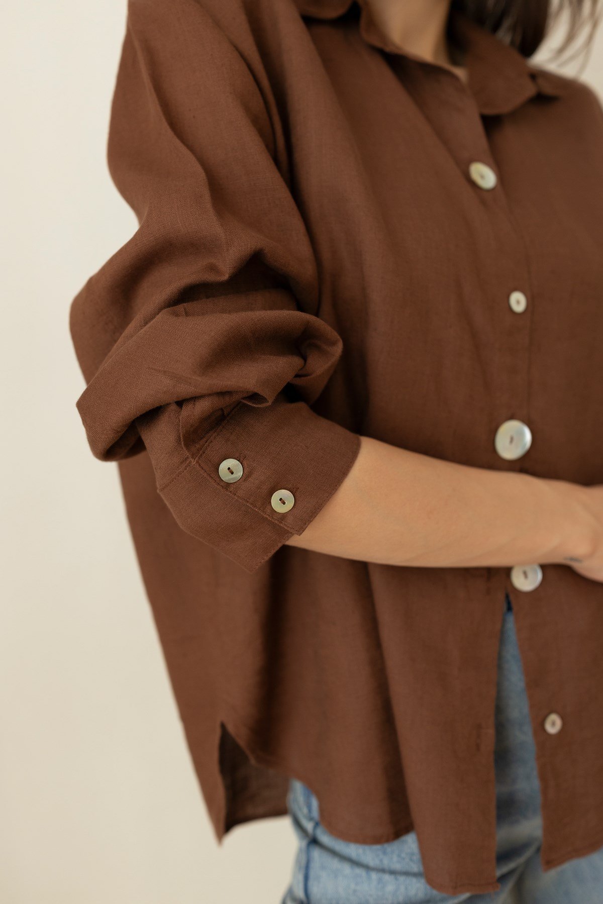 Kahve Sedef Düğme Detaylı Oversize Keten Gömlek