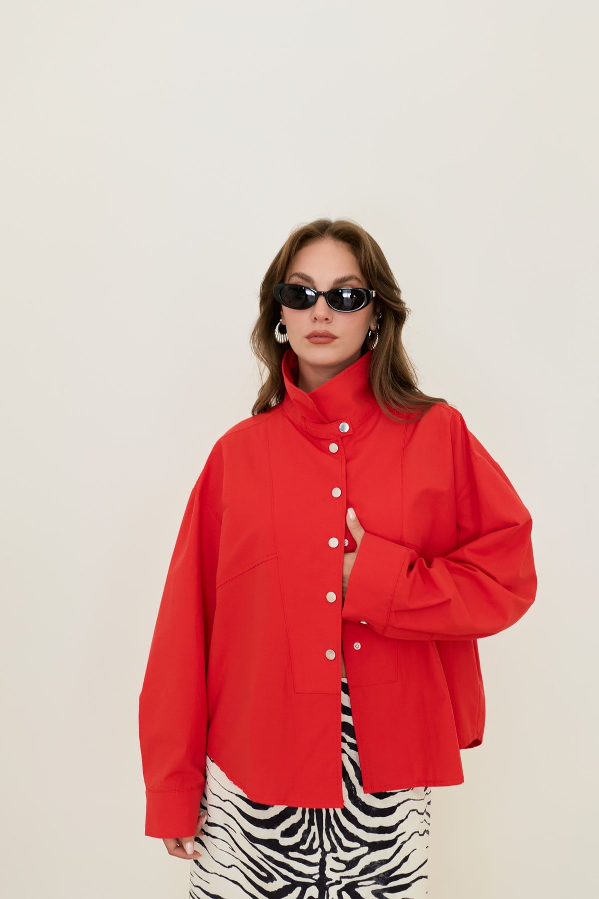 Kırmızı Çıt Çıt Düğmeli Oversize Gömlek