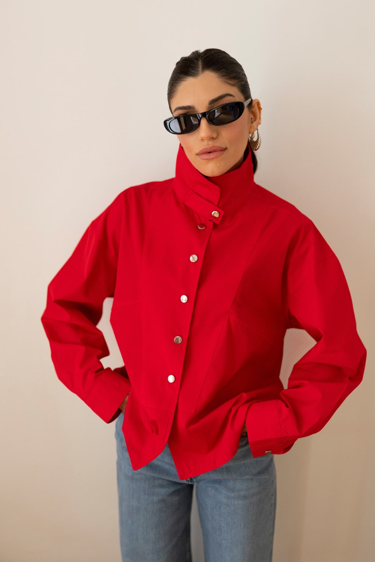 Kırmızı Dik Yaka Çıtçıt Düğmeli Oversize Gömlek