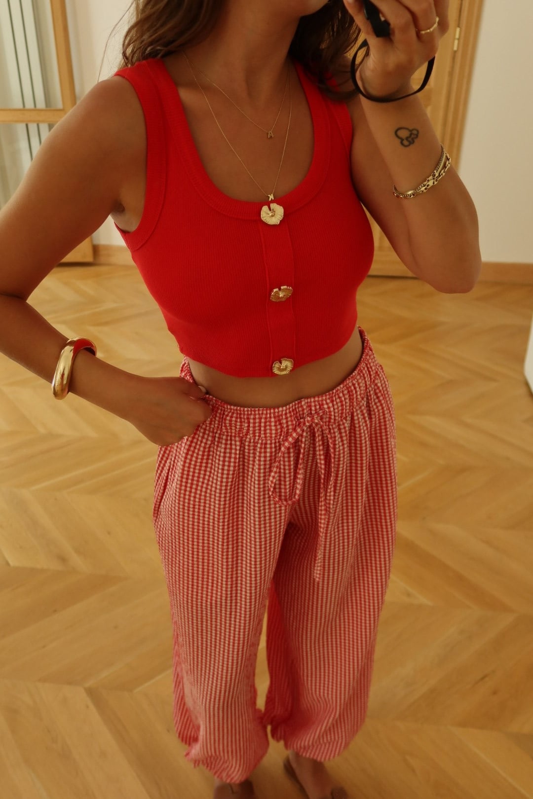 Kırmızı Gold Aksesuarlı Crop Bluz