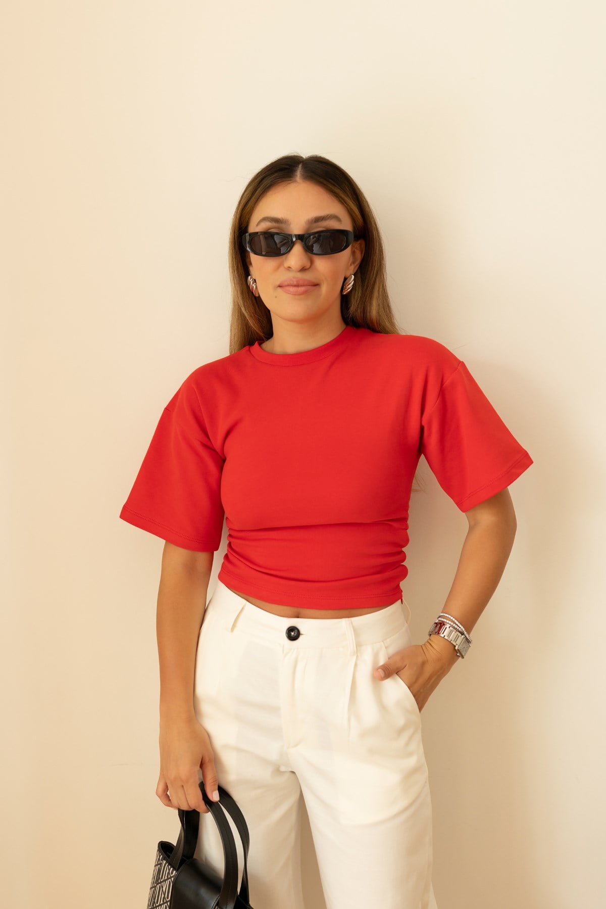 Kırmızı Yarasa Kol Yandan Büzgü Detaylı T-Shirt
