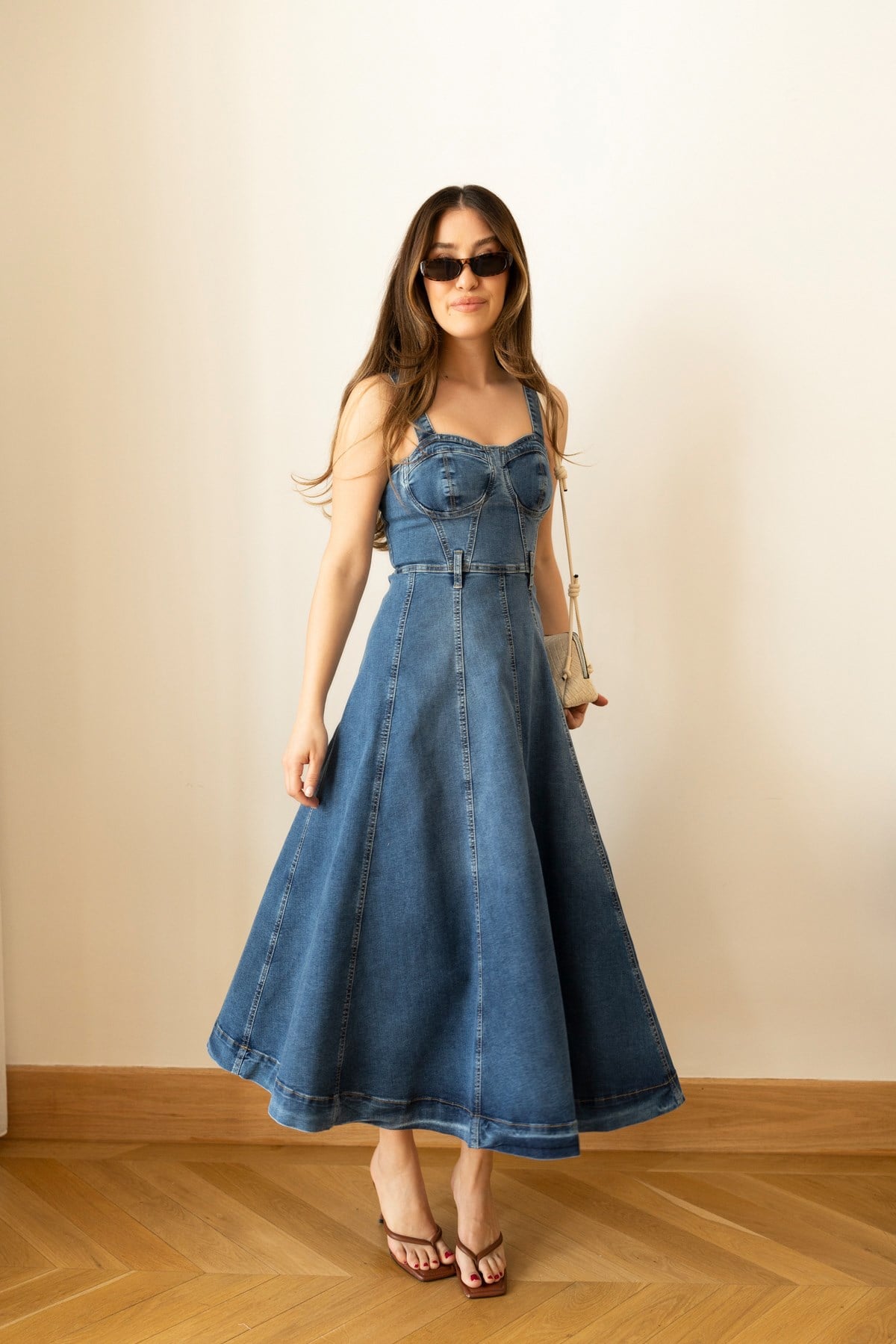 Klasik Jean Rengi Kalp Yaka Kalın Askılı Likralı Denim Elbise