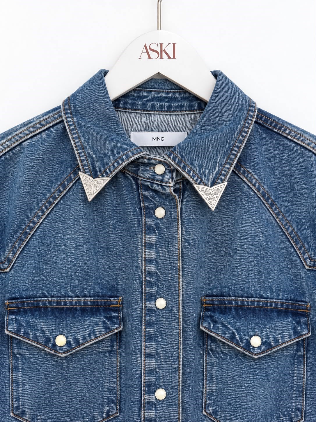 Klasik Jean Rengi Yaka Detaylı İki Cepli Çıt Çıt Düğmeli Denim Gömlek