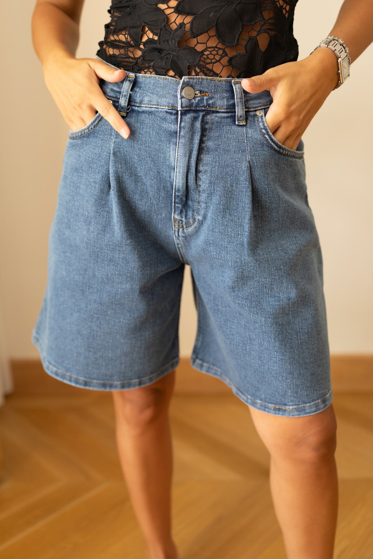 Klasik Jean Rengi Yüksek Bel Şehir Boy Jean Şort