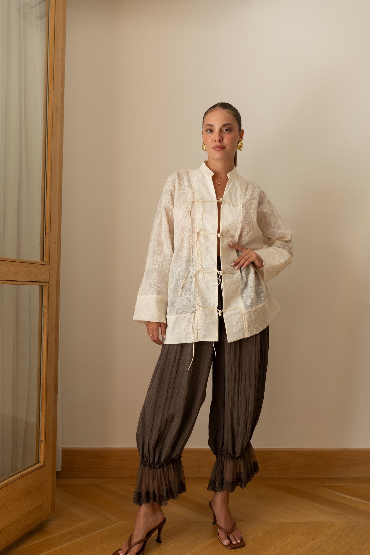 Krem Japon Düğmeli Çiçek Nakışlı Kimono