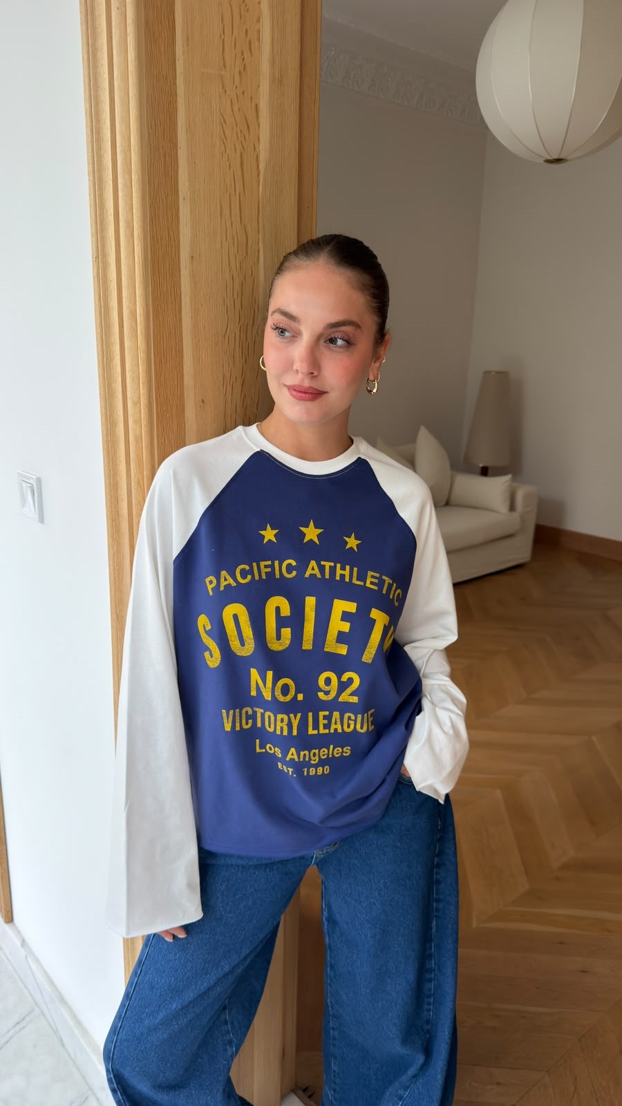 Lacivert-Beyaz Renk Geçişli Yazı Ve Yıldız Baskılı SweatShirt