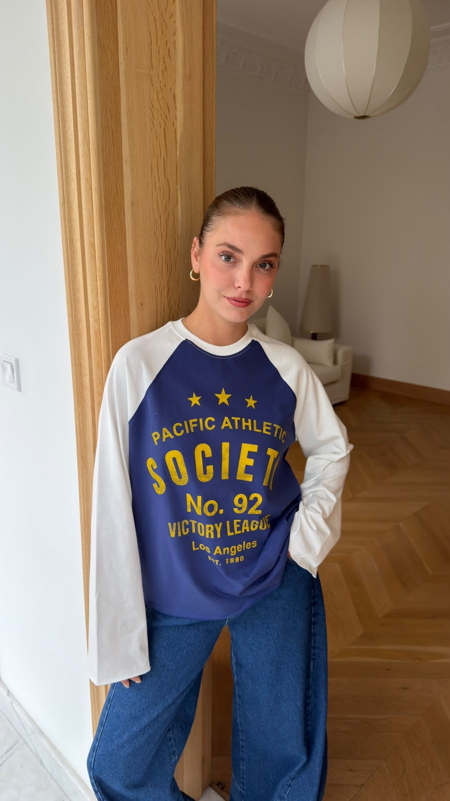 Lacivert-Beyaz Renk Geçişli Yazı Ve Yıldız Baskılı SweatShirt