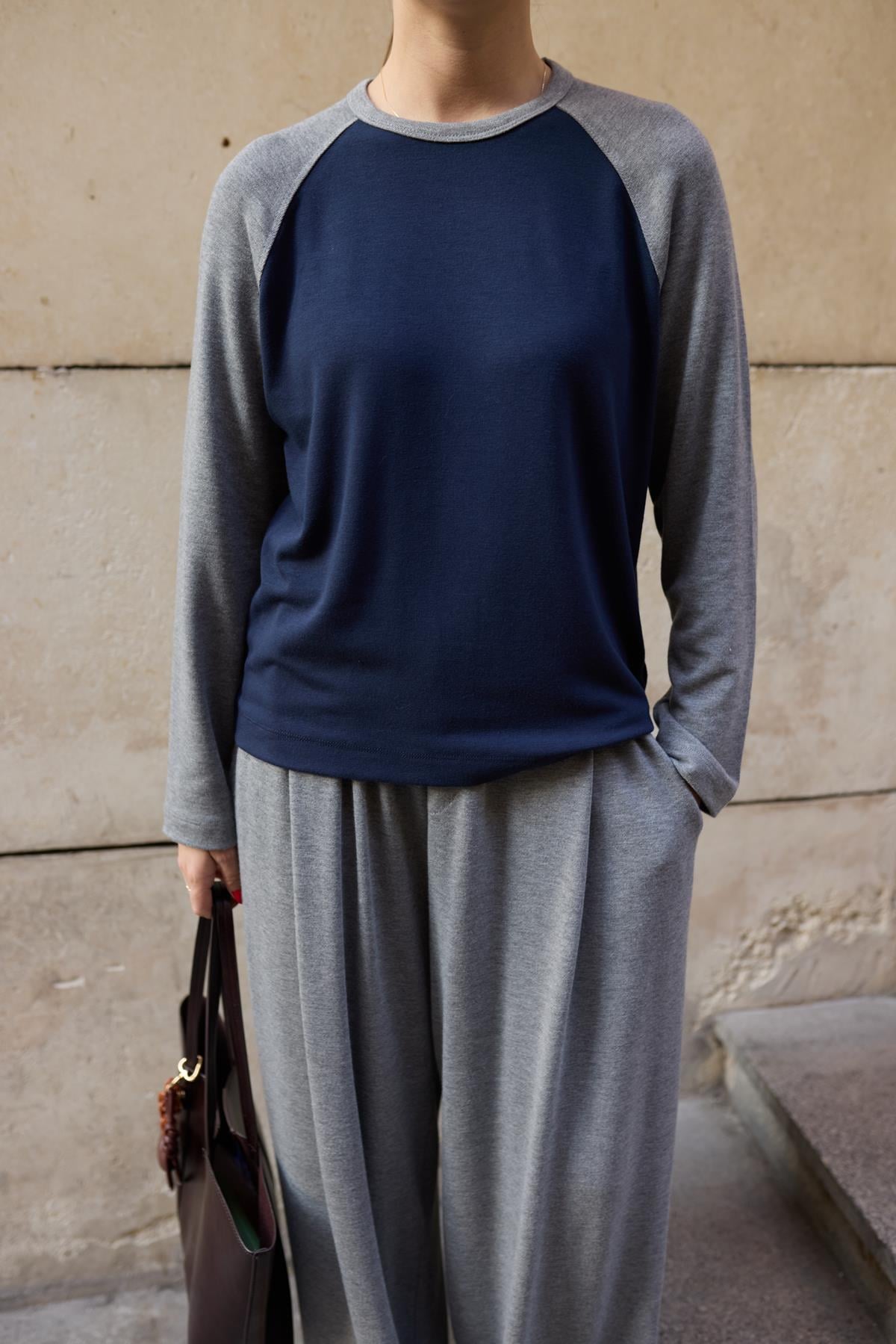 Lacivert Bisiklet Yaka Parça Detaylı Basic Sweat