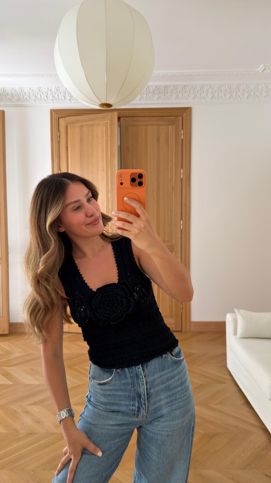 Lacivert Önden Büyük Gül Detaylı Arkadan Düğmeli Örme Bluz