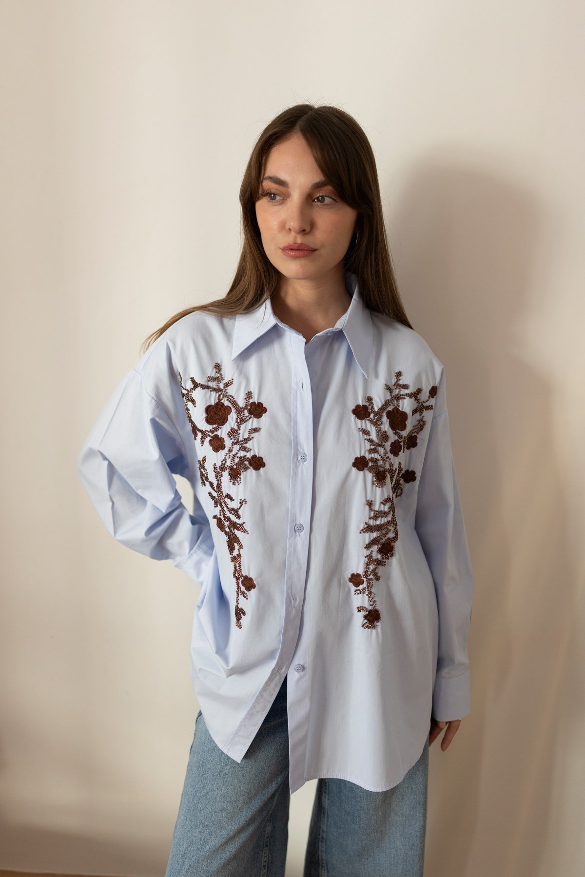 Mavi Çiçek Nakış Ve Boncuk Detaylı Oversize Gömlek