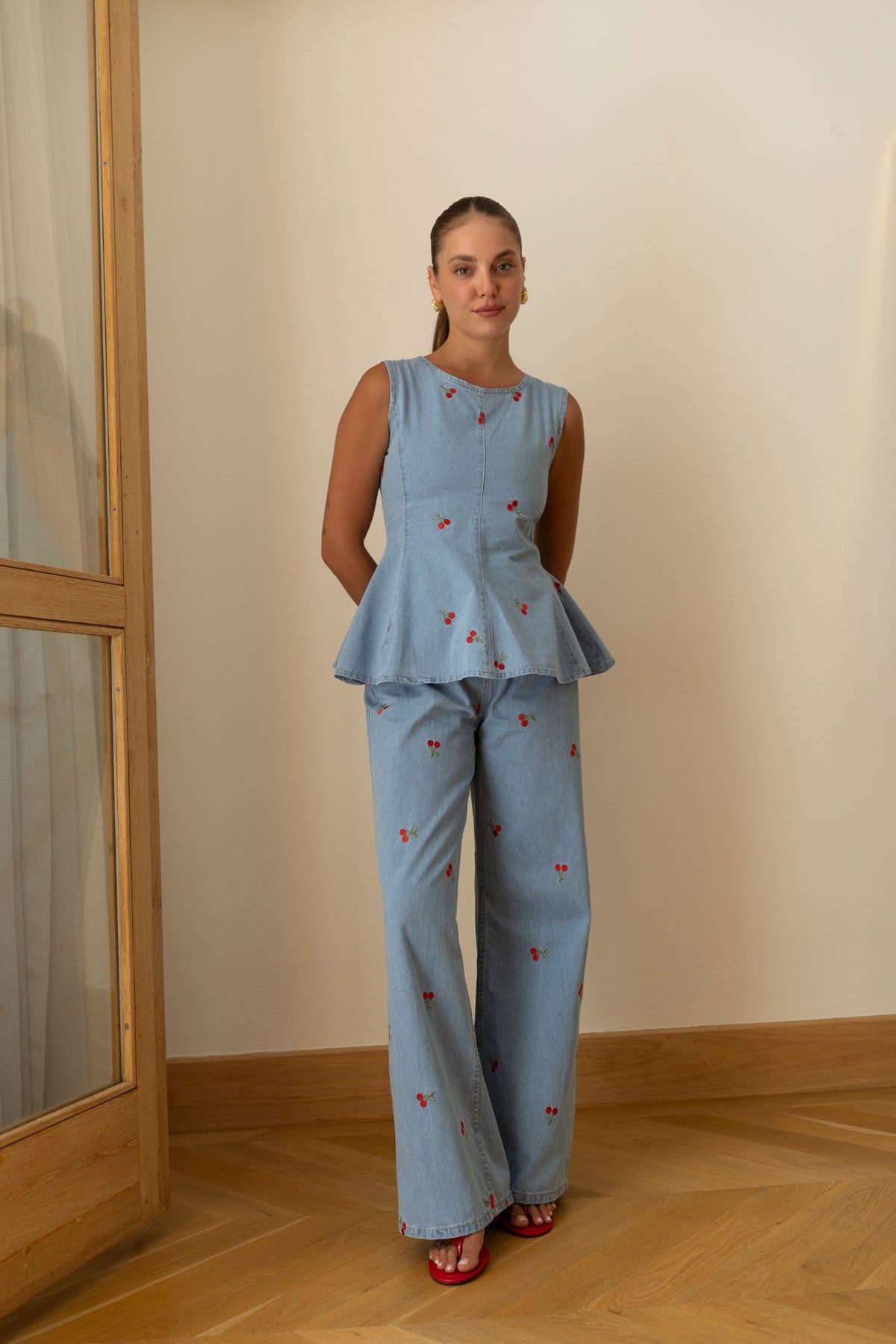 Mavi Kiraz Nakışlı Bluz Pantolon Denim Takım