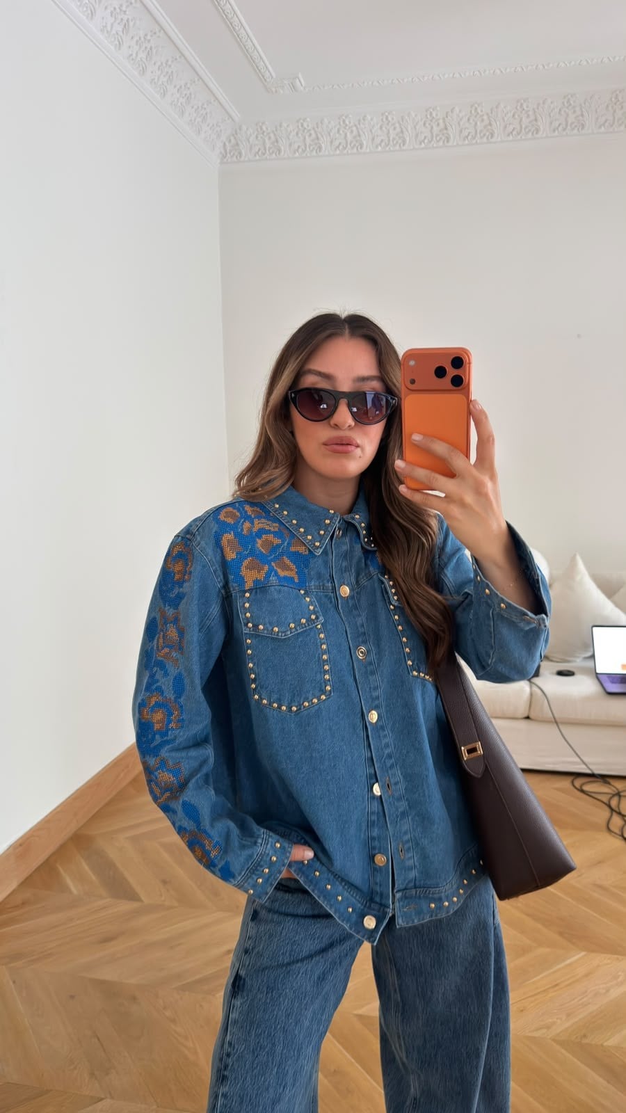Mavi Zımba Ve Nakış İşlemeli Denim Gömlek