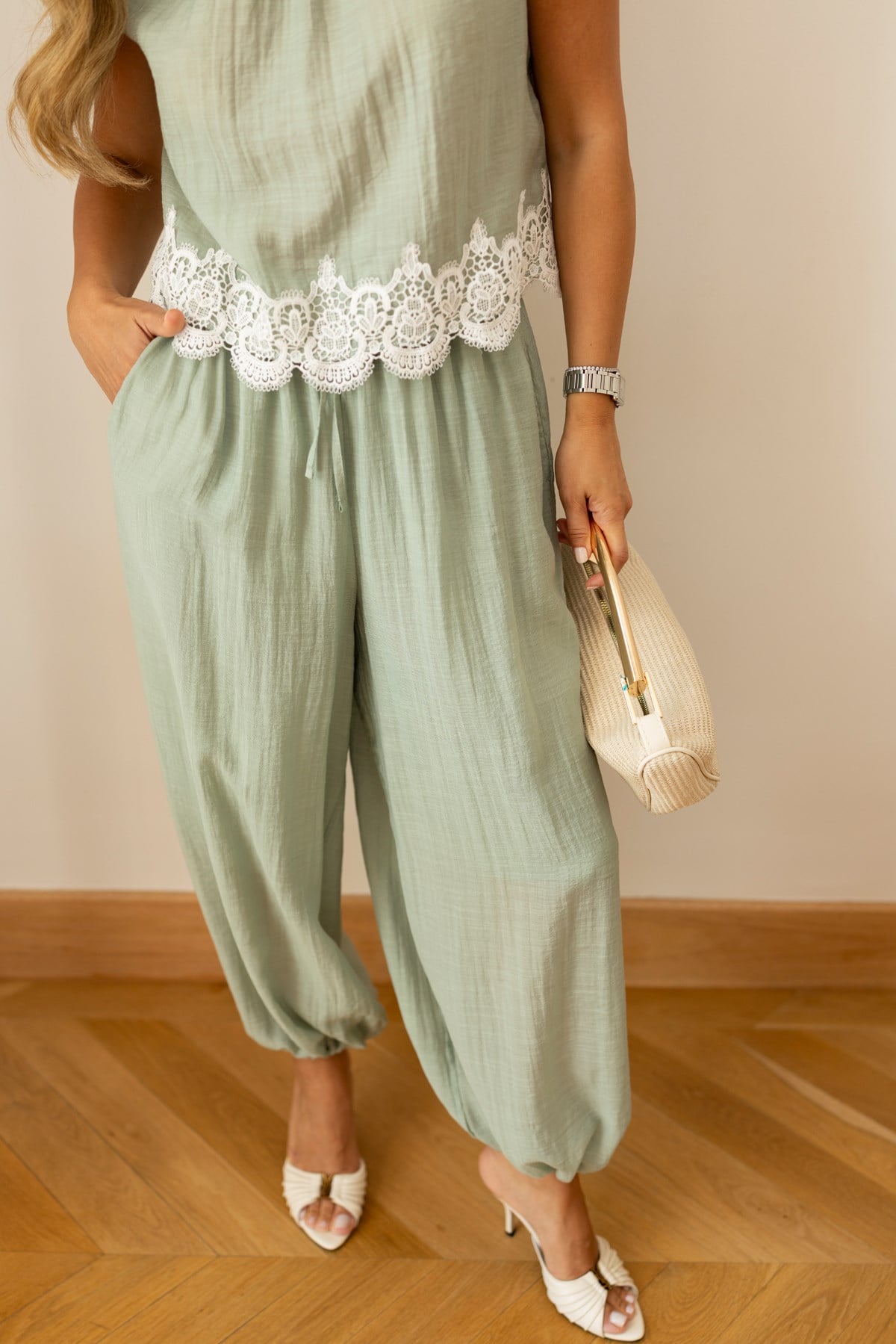 Mint Yeşili Dantel Detaylı Bluz Ve Paçası Lastikli Pantolon Takım