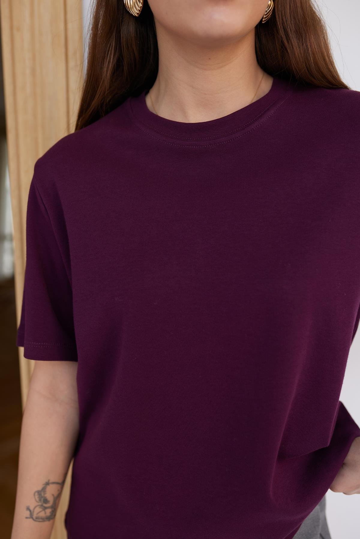 Mürdüm Koton Kumaş Bisiklet Yaka Basic T-Shirt