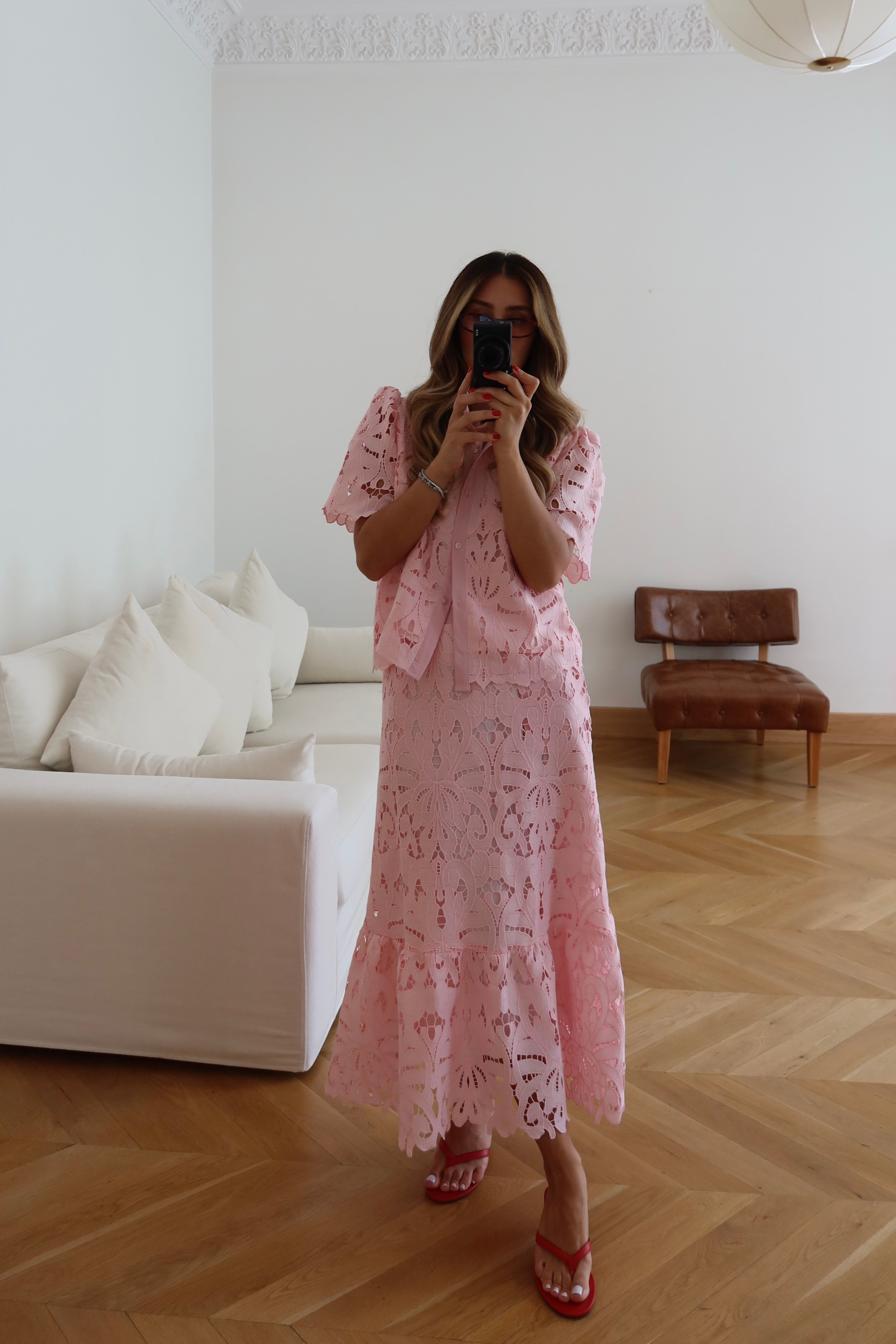 Pembe Polo Yaka Gömlek Etek Güpürlü Takım