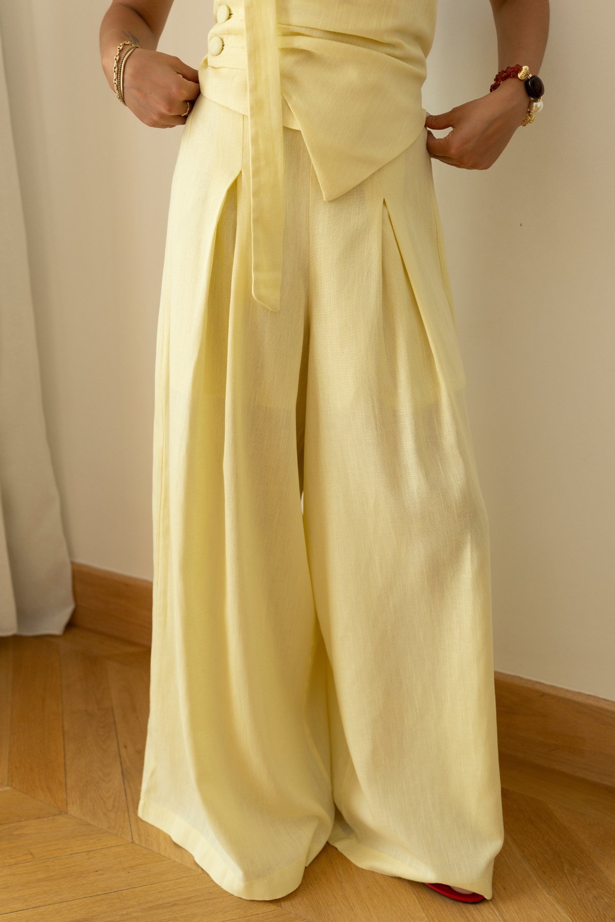Sarı Sırtı Lastikli Straplez Crop Ve Pantolon Takım