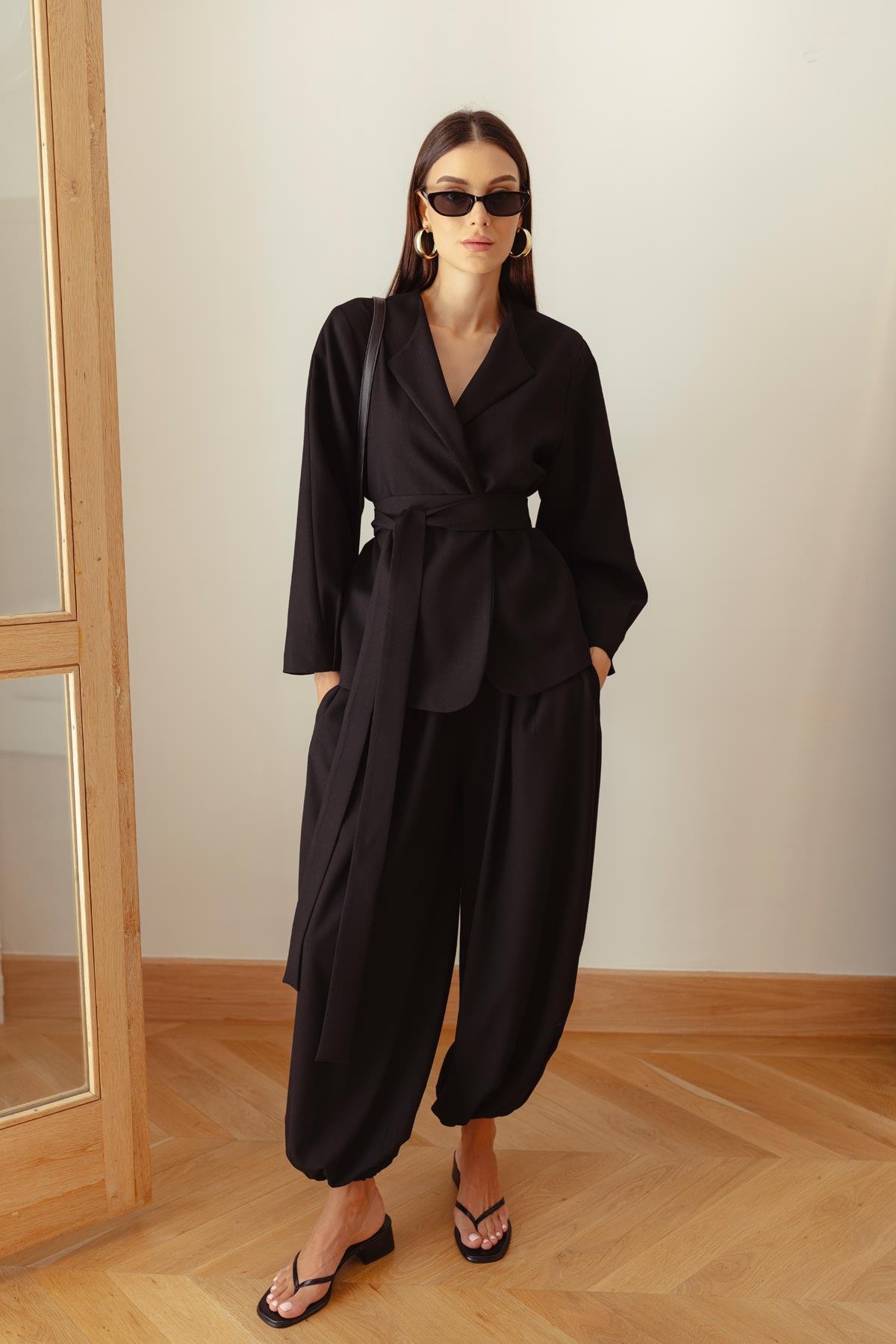 Siyah Balon Kol Kuşaklı Kimono