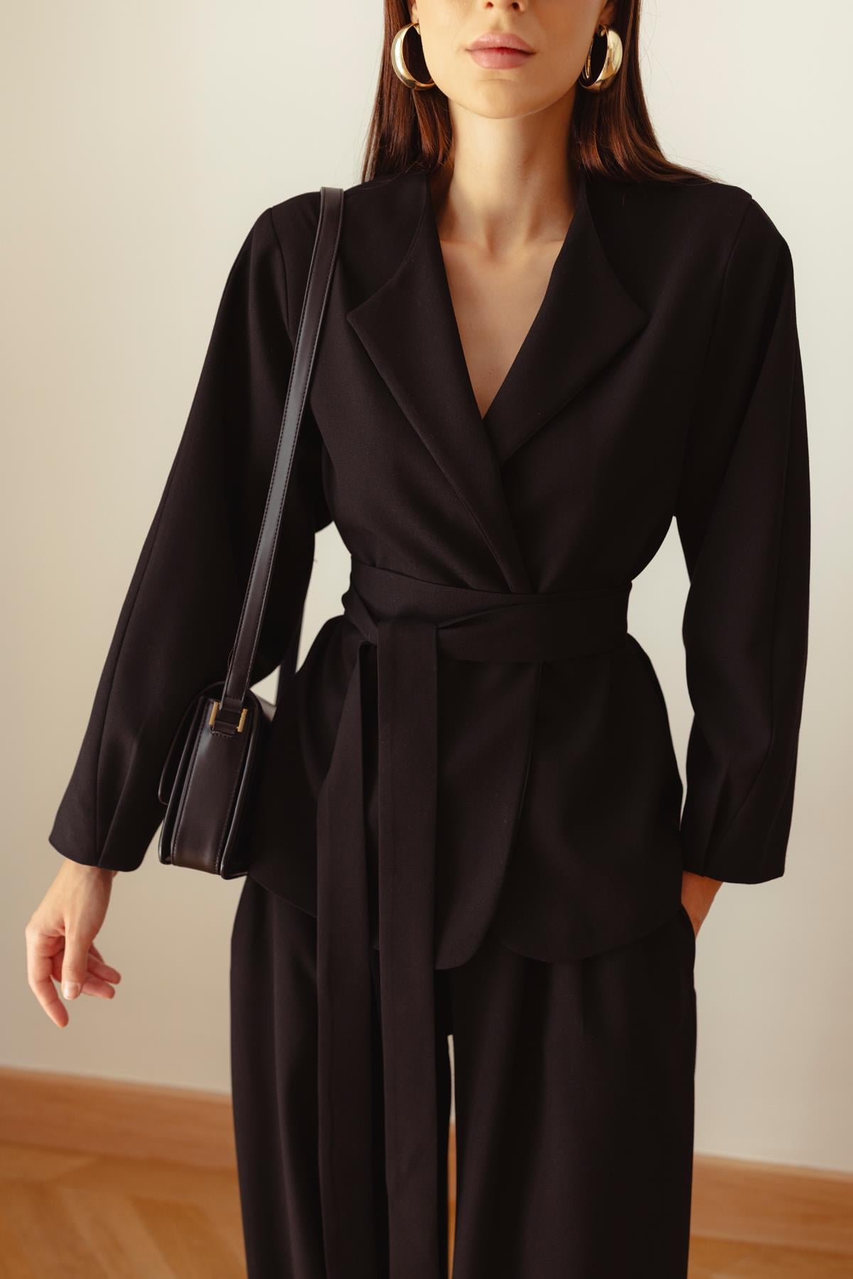 Siyah Balon Kol Kuşaklı Kimono