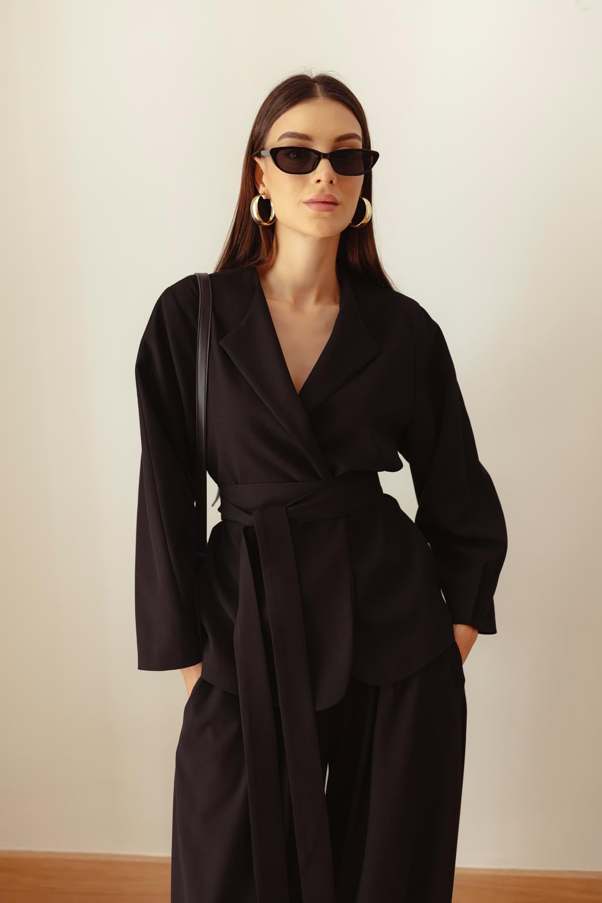 Siyah Balon Kol Kuşaklı Kimono