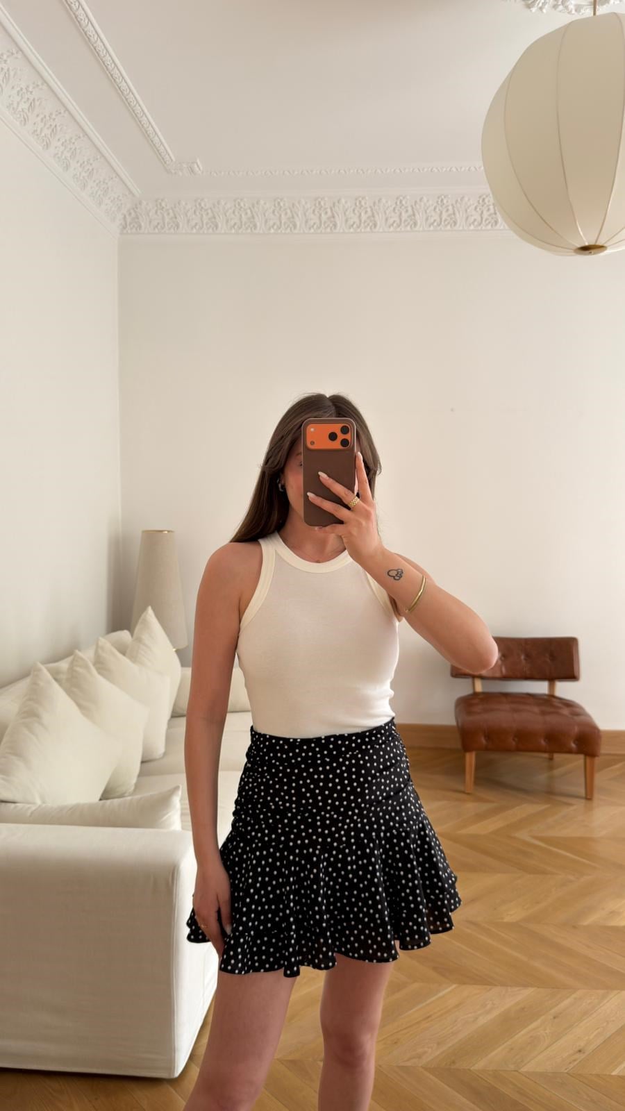 Siyah- Beyaz Yandan Fermuarlı Puantiyeli Şort Etek