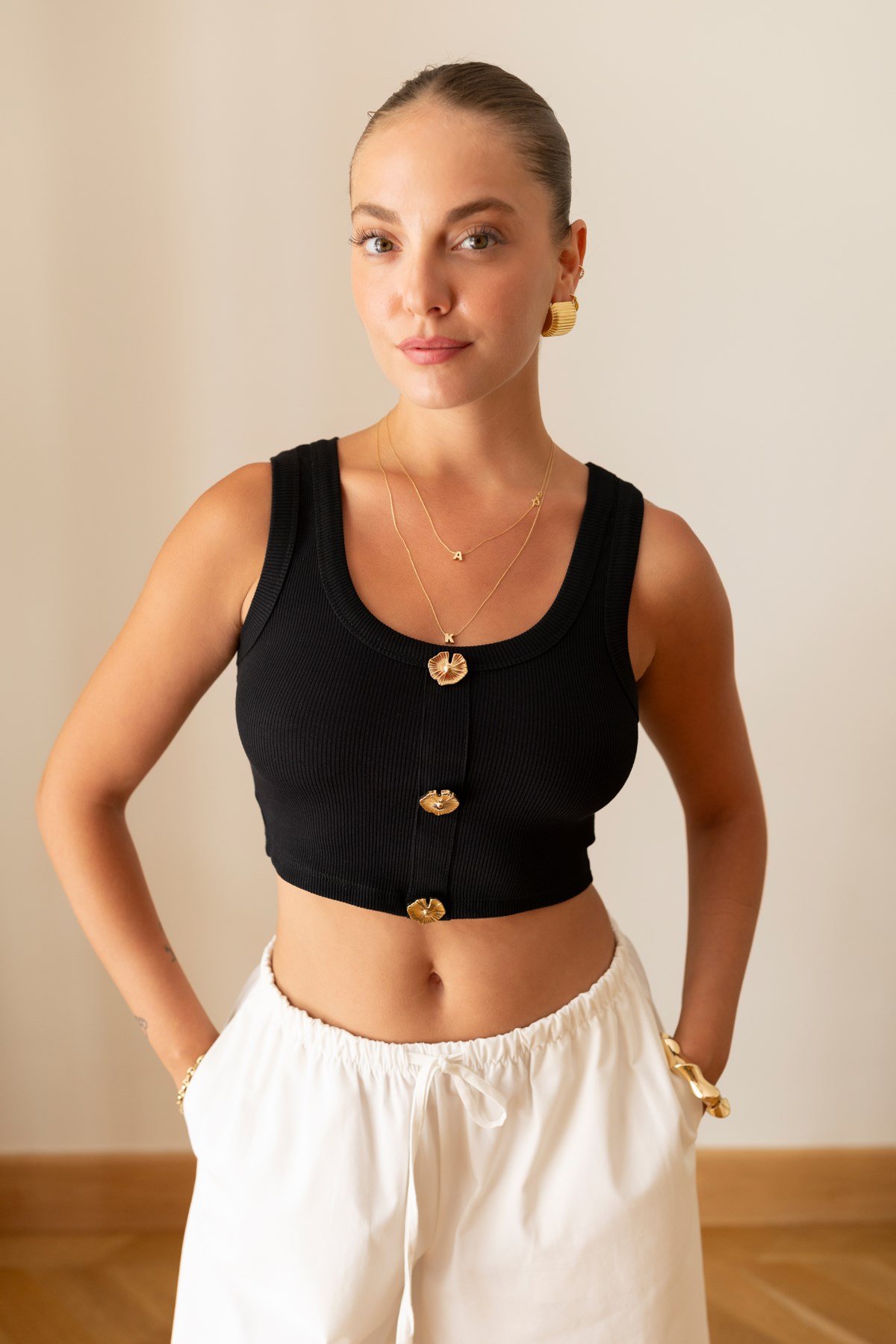 Siyah Gold Aksesuarlı Crop Bluz