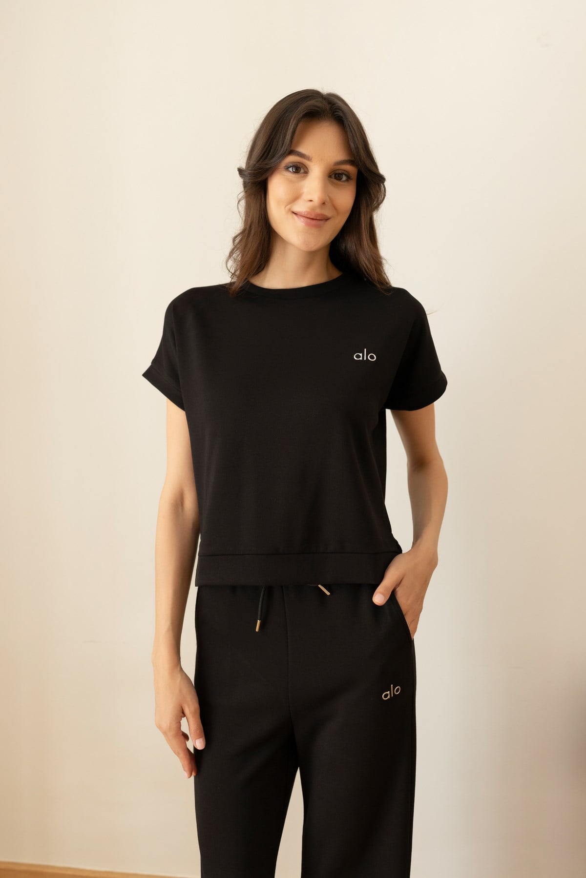 Siyah Logo Detaylı Kısa Kol T-Shirt Eşofman Takım