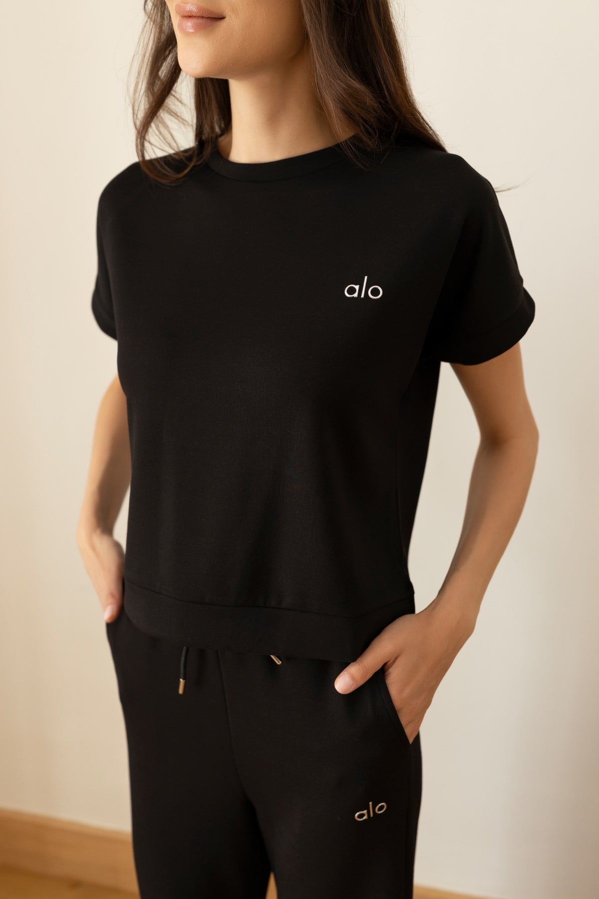Siyah Logo Detaylı Kısa Kol T-Shirt Eşofman Takım