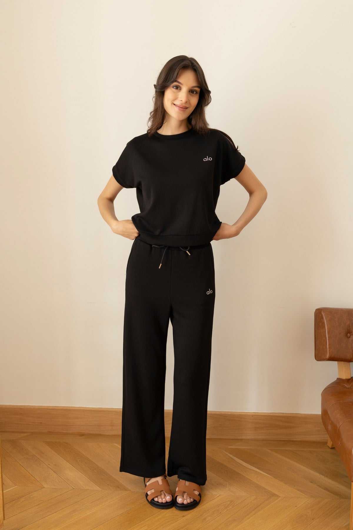 Siyah Logo Detaylı Kısa Kol T-Shirt Eşofman Takım