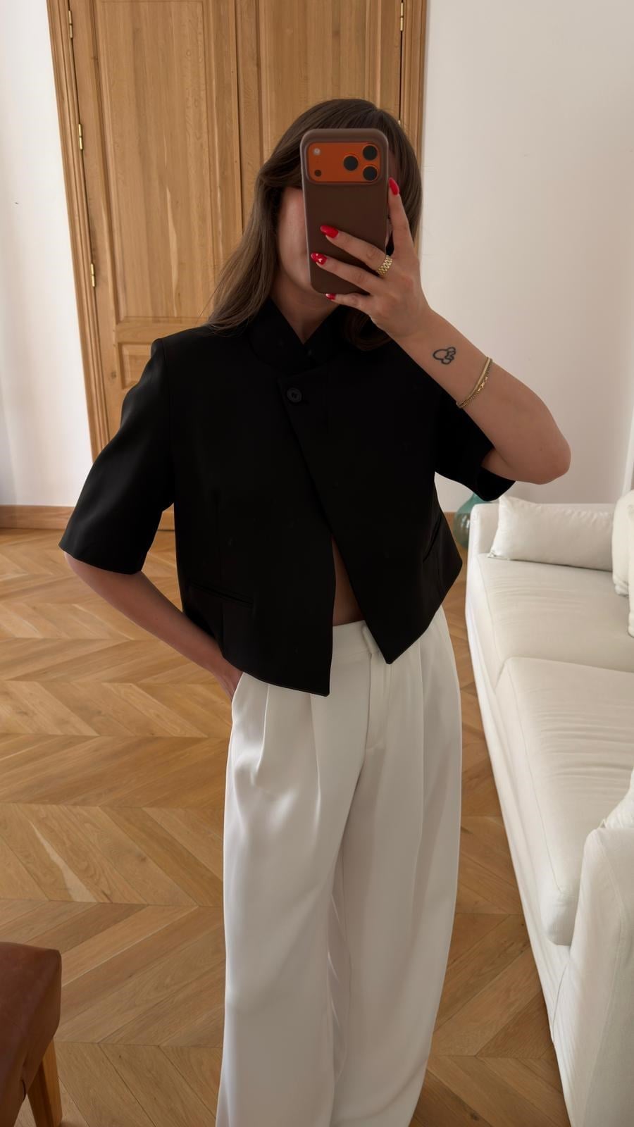 Siyah Tek Düğme Detaylı Yarım Kol Crop Ceket