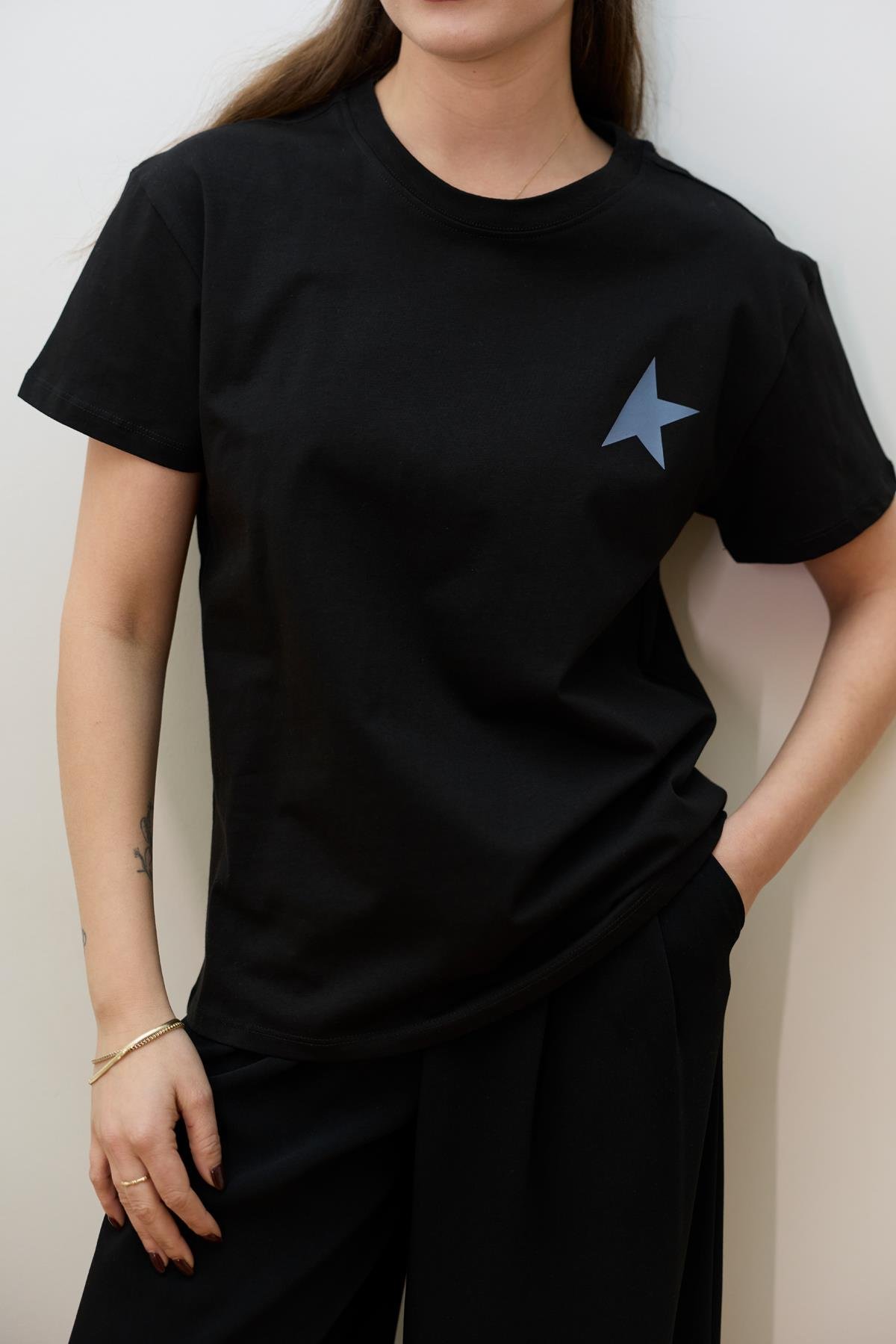 Siyah Yıldız Baskılı Basic T-Shirt