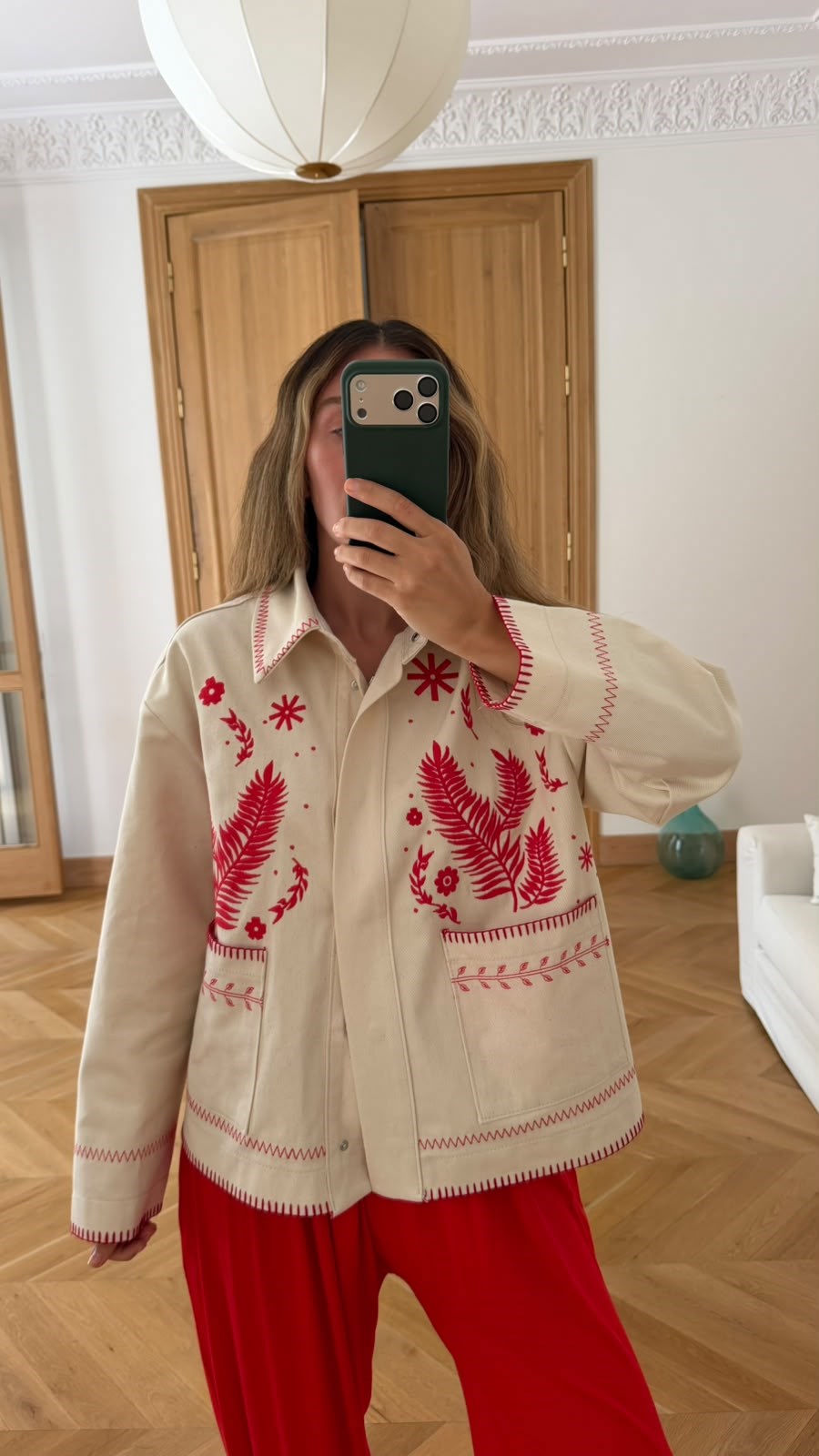 Taş Önden Cep Detaylı Nakışlı Gabardin Ceket