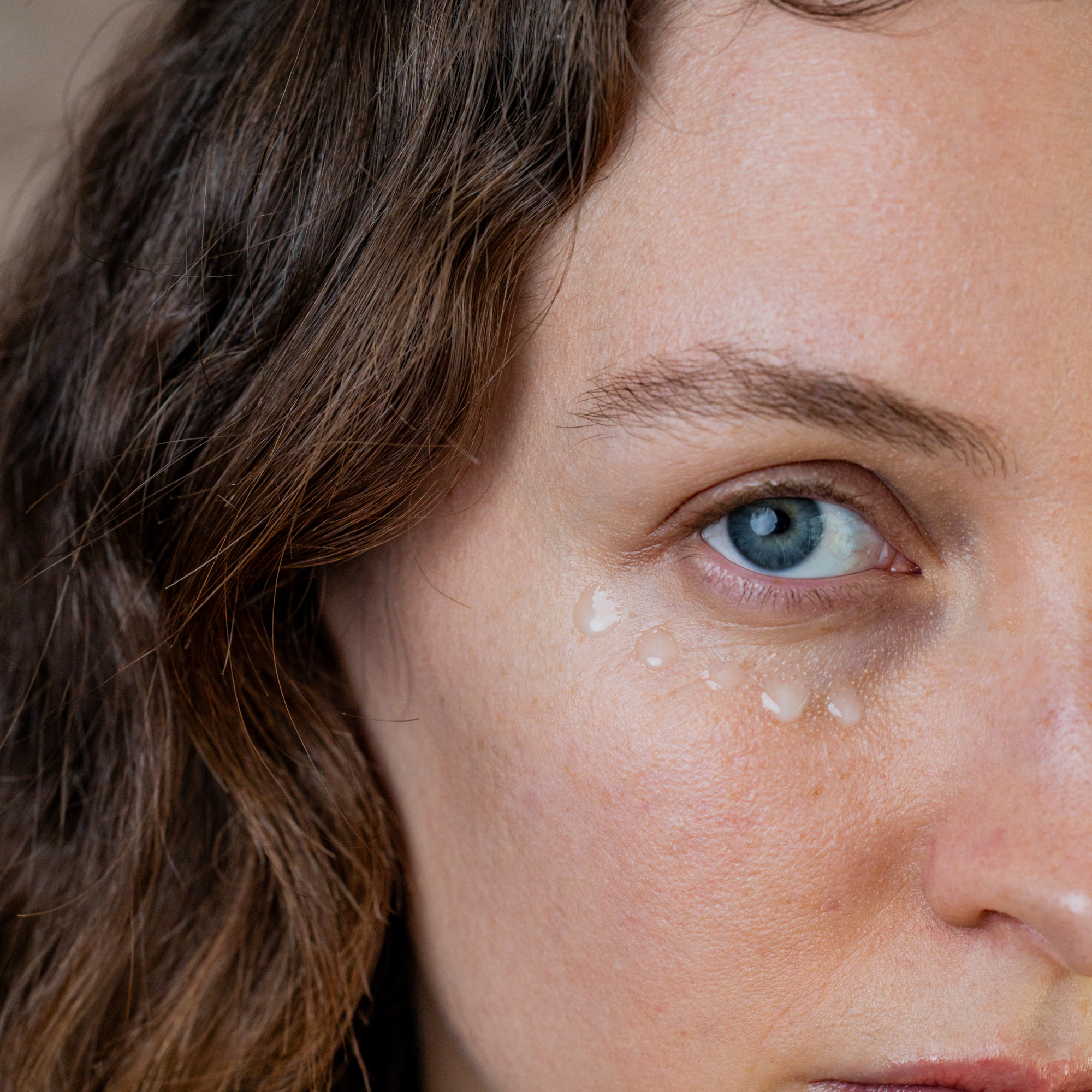 Koyu Halka Karşıtı Göz Serumu 15ml