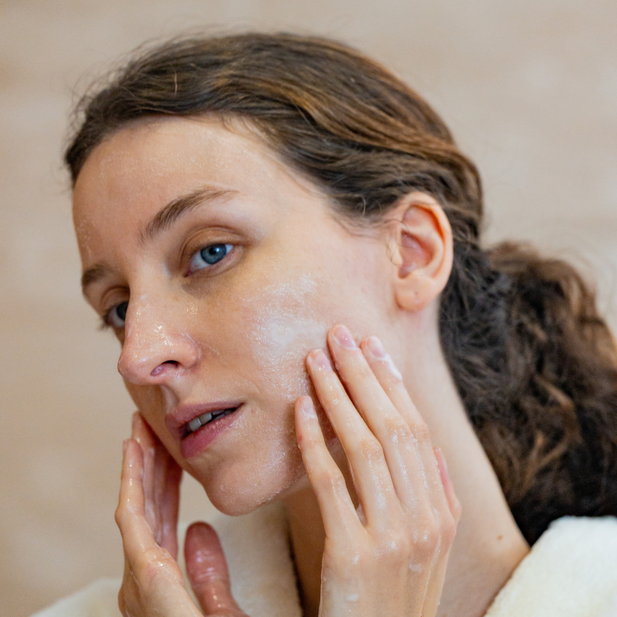 Yüz Yıkama Jeli Normal ve Hassas Ciltler İçin 200ml