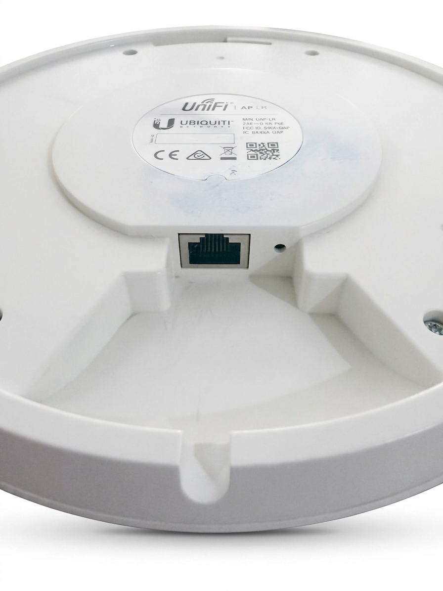 Ubiquiti UBNT UAP-LR 2,4 Ghz UniFi Enterprise AP-Long Range 300Mbps Access Point | Kutusuz | Outlet | Adaptörsüz | Montaj Aparatı Yok | 2. El