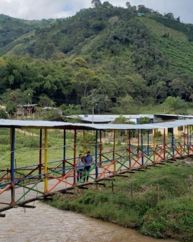 Colombia / El Puente / Natural