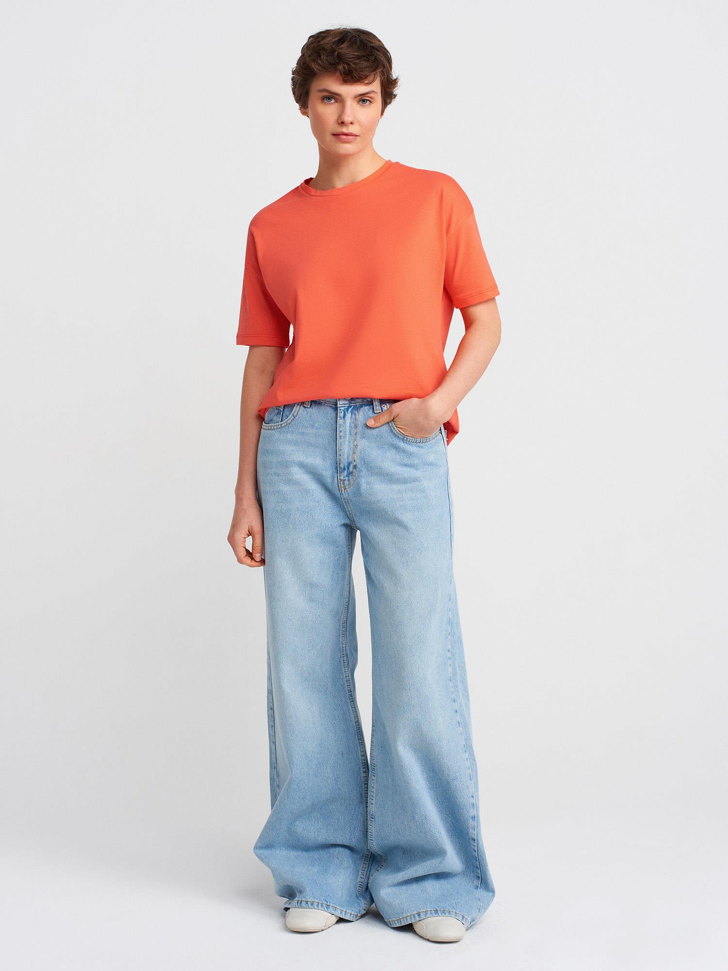  Basic T-Shirt-Nar Çiçeği