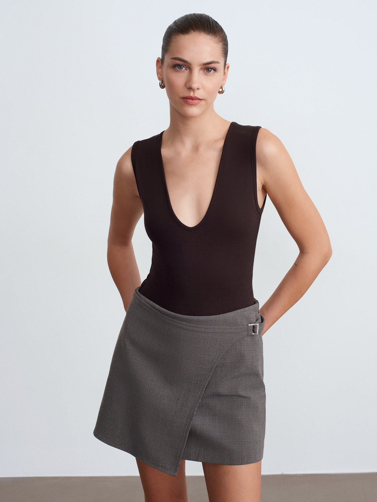  V Yaka Bodysuit-Koyu Kahve