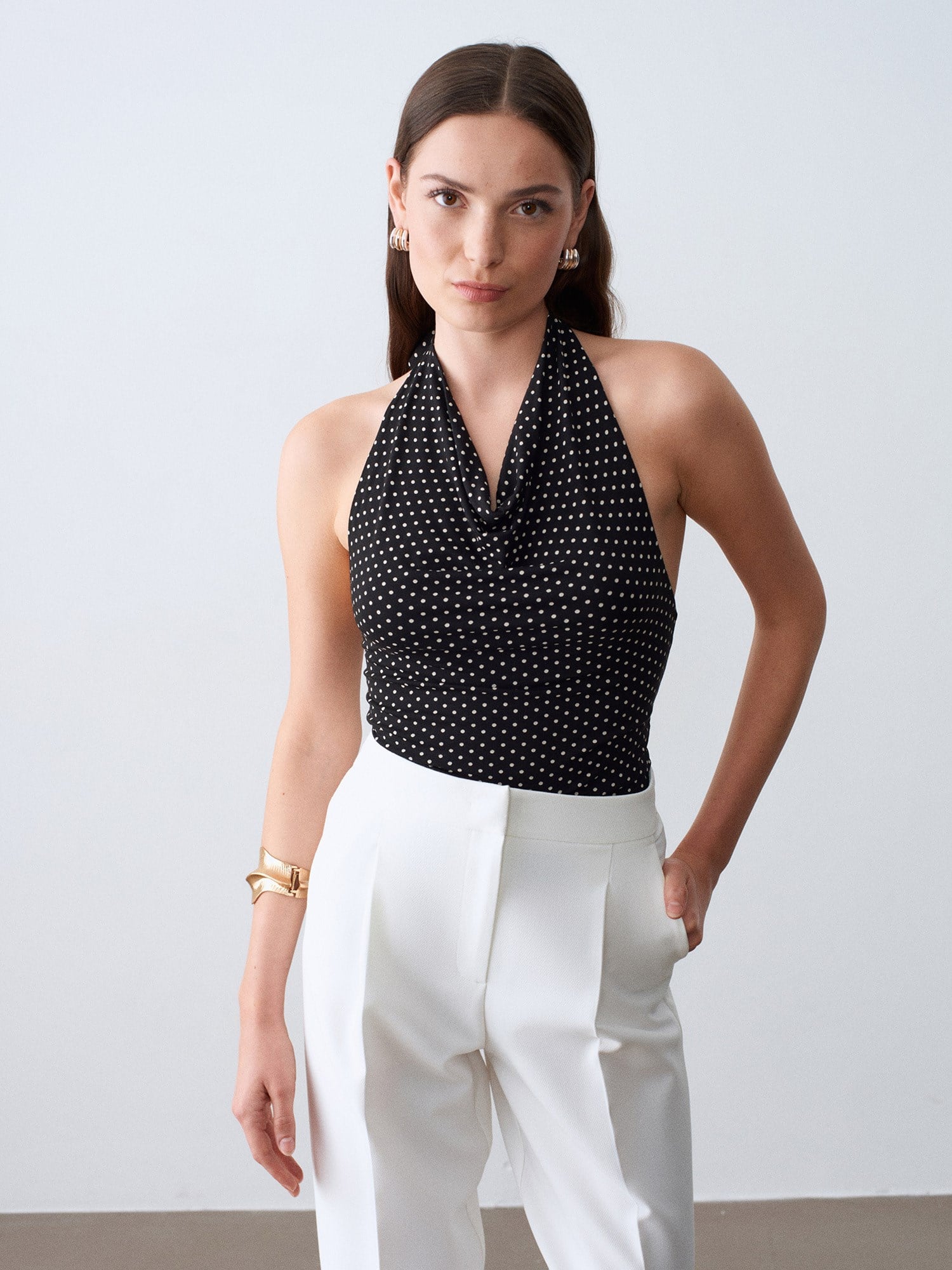 Degaje Yaka Puantiyeli Top-Siyah