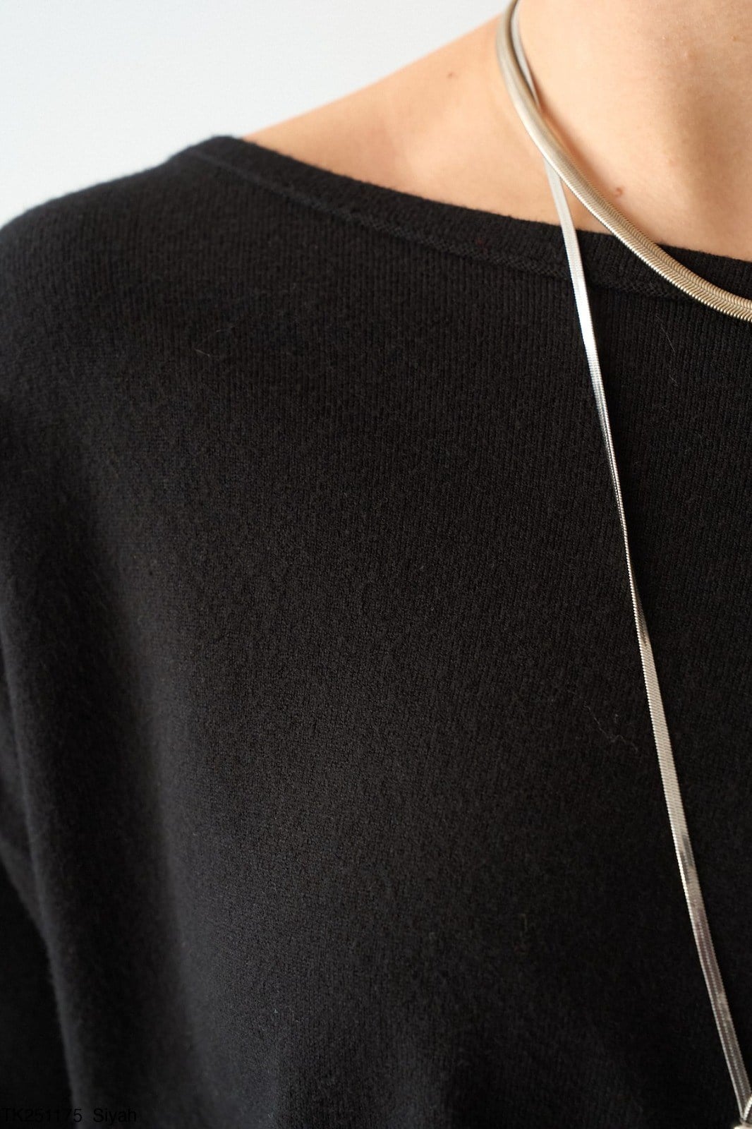 Tek Omuzlu İnce Triko Üst