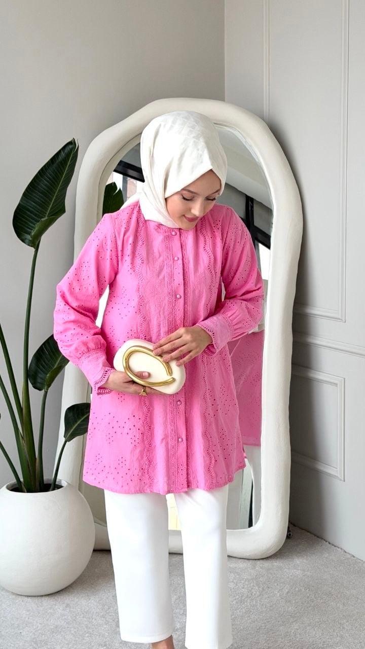 Yakası Ve Kolu Dantelli Top Düğmeli Astarlı Gömlek -Pembe