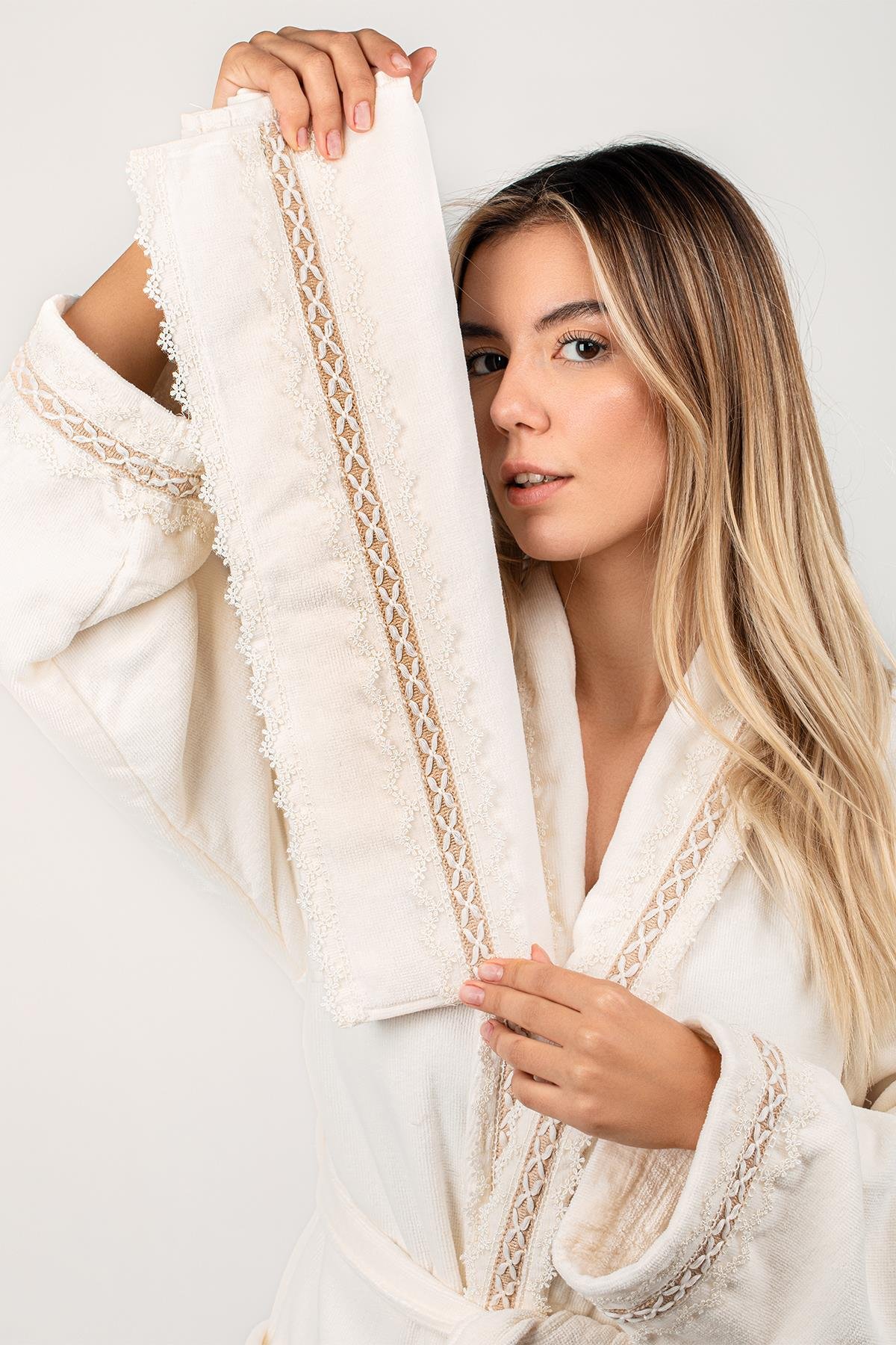 Velvet Line Deluxe Lady Bornoz Seti  - Çeçilya
