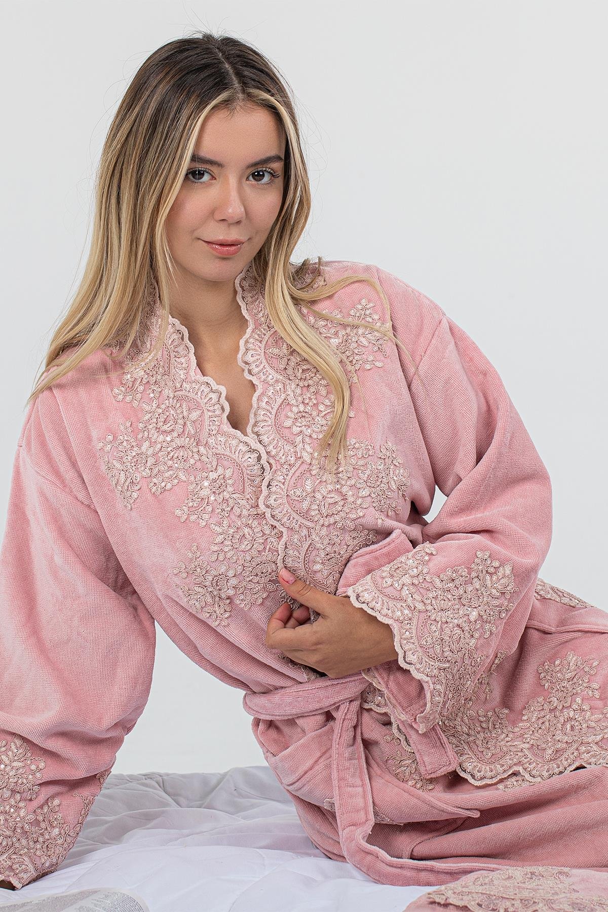 Velvet Line Deluxe Lady Bornoz Seti - Kırçiçeği