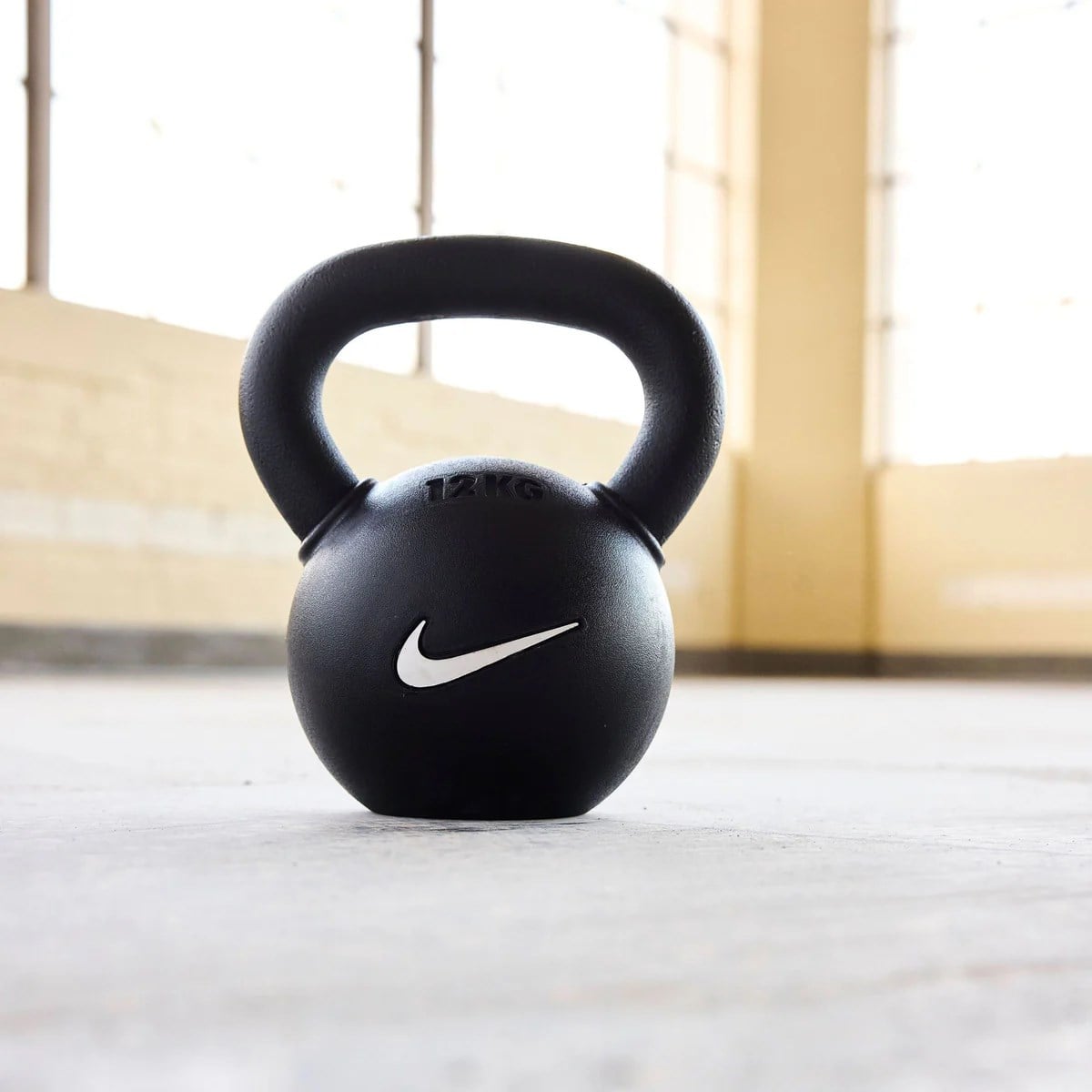 Nike Grind Rubber Coated Kettlebell (Black/White)