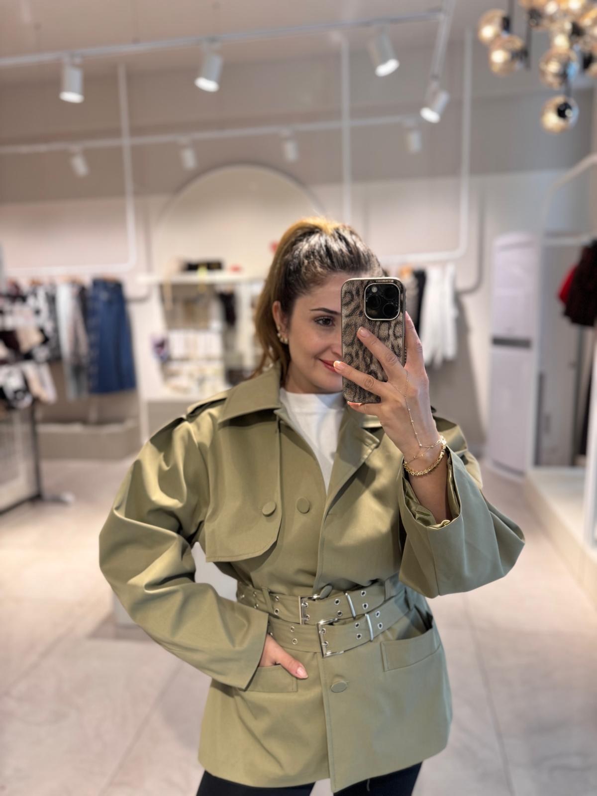 BELLA KISA TRENÇ