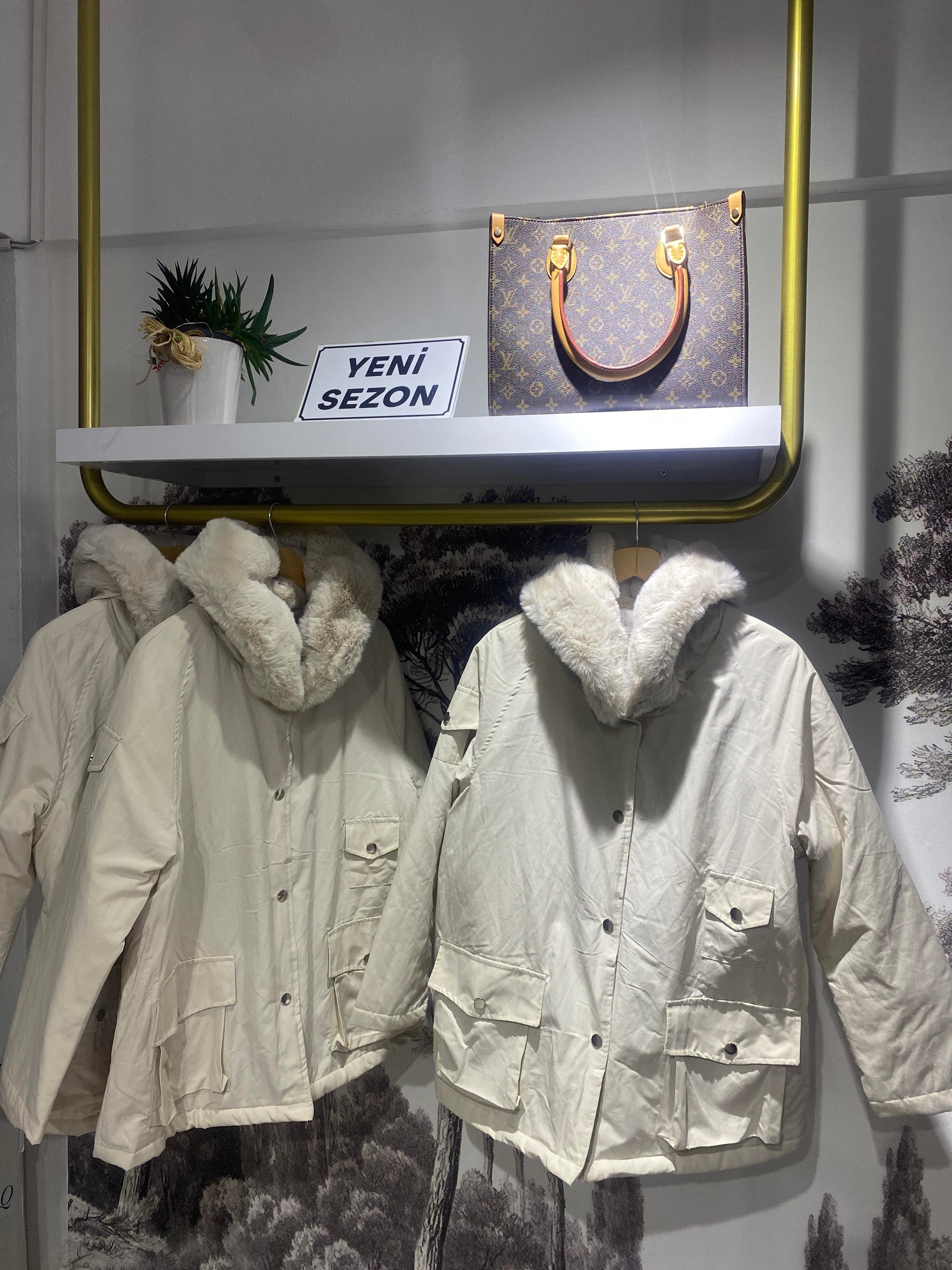 TÜYLÜ PARKA