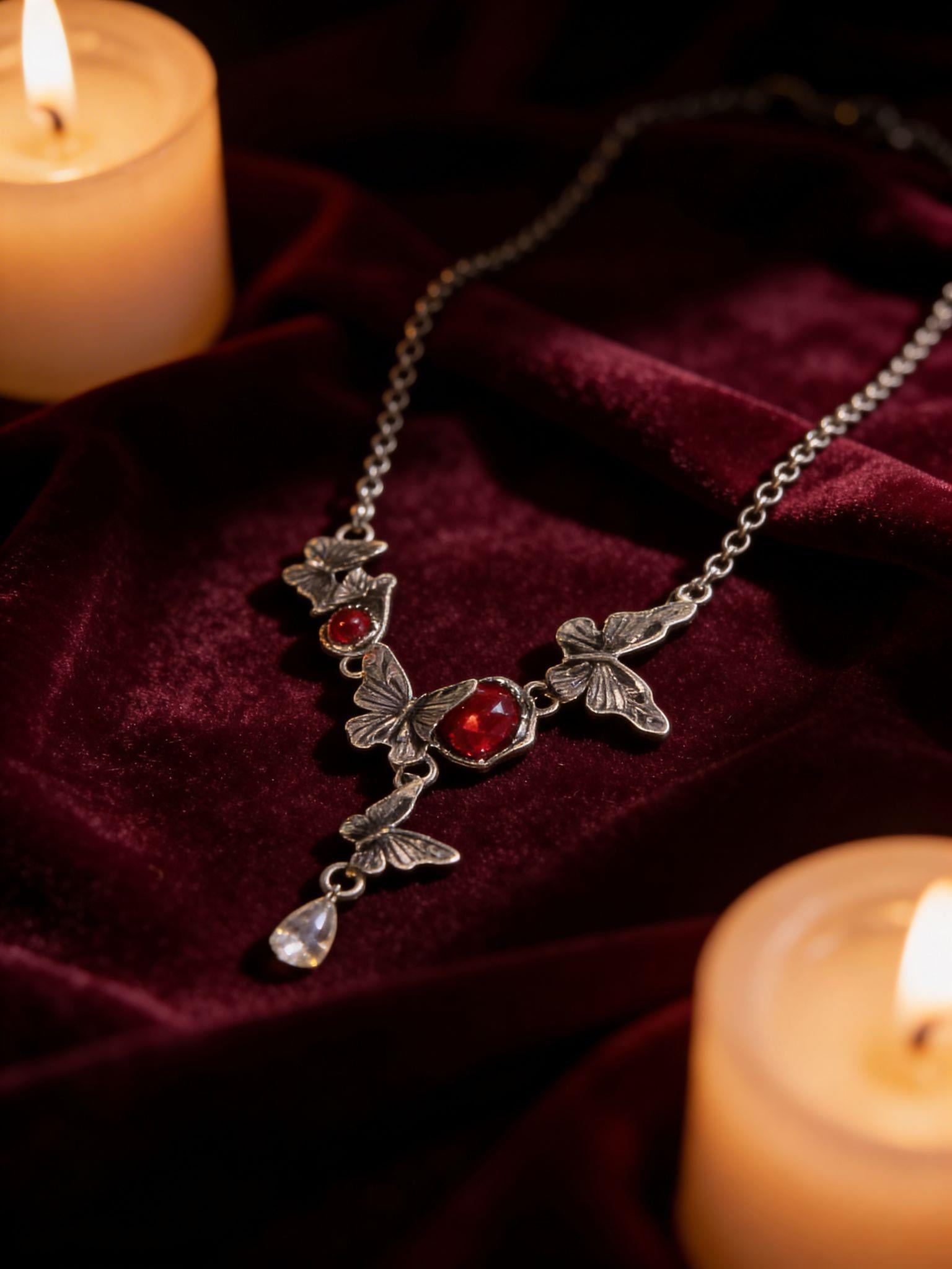 Crimson Butterfly Kolye